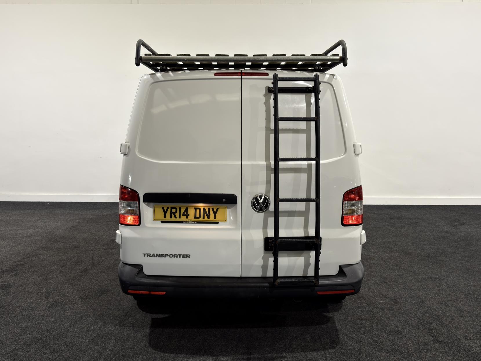 Volkswagen Transporter 2.0 TDI T32 Startline Kombi 4dr Diesel Manual L1 H1 (198 g/km, 138.08 bhp)