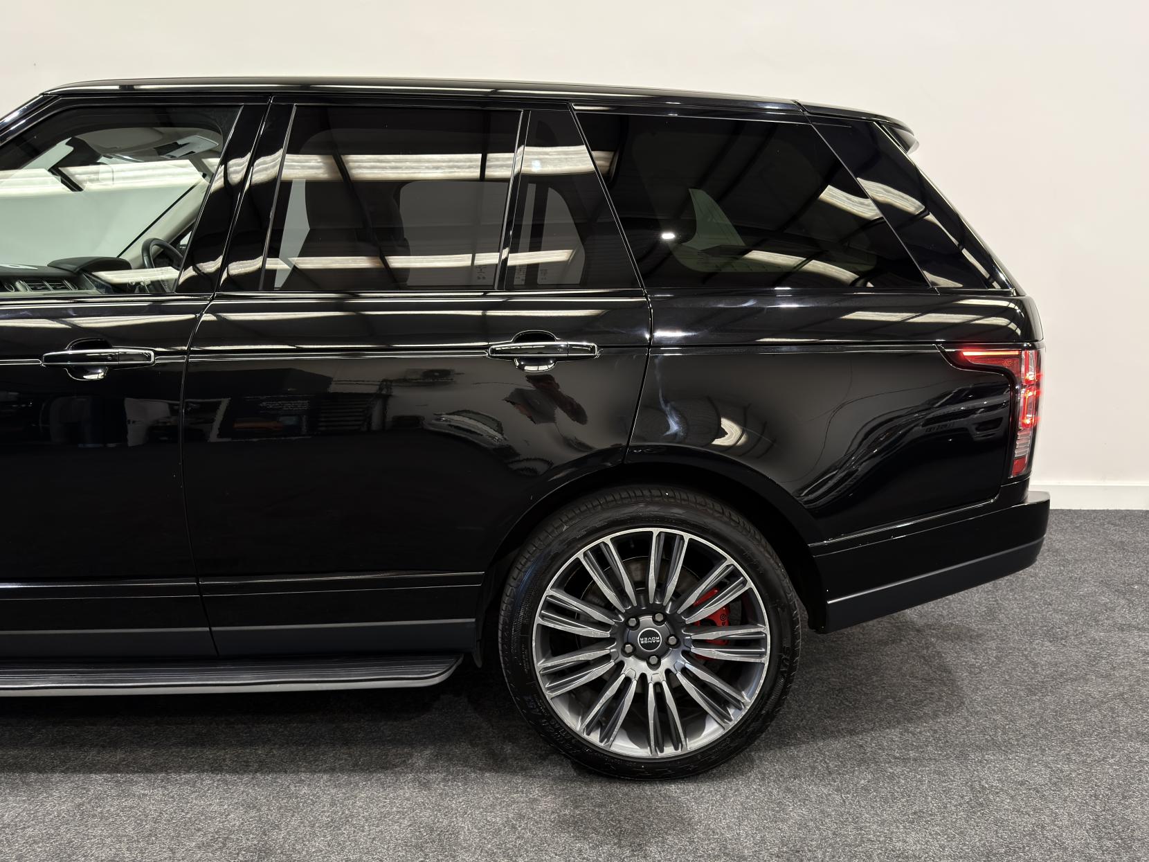 Land Rover Range Rover 4.4 SD V8 Vogue SE SUV 5dr Diesel Auto 4WD Euro 5 (339 ps)