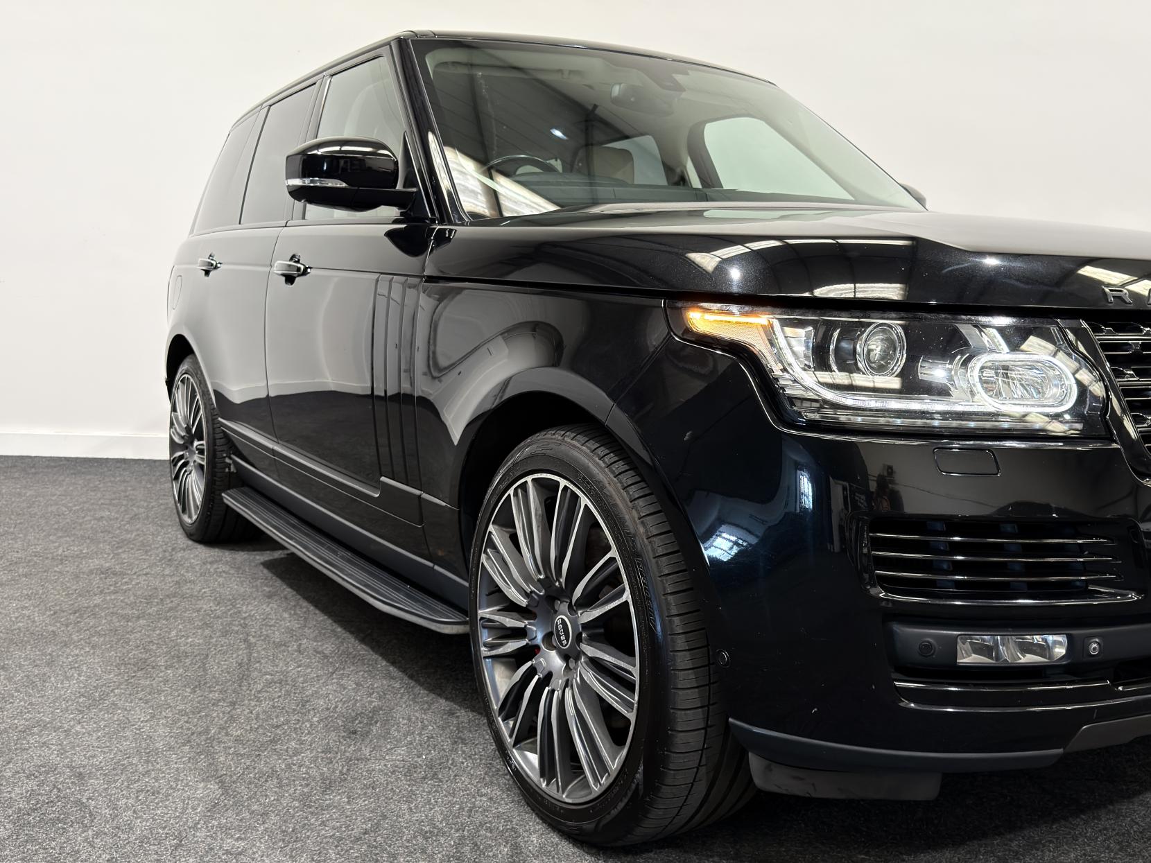 Land Rover Range Rover 4.4 SD V8 Vogue SE SUV 5dr Diesel Auto 4WD Euro 5 (339 ps)