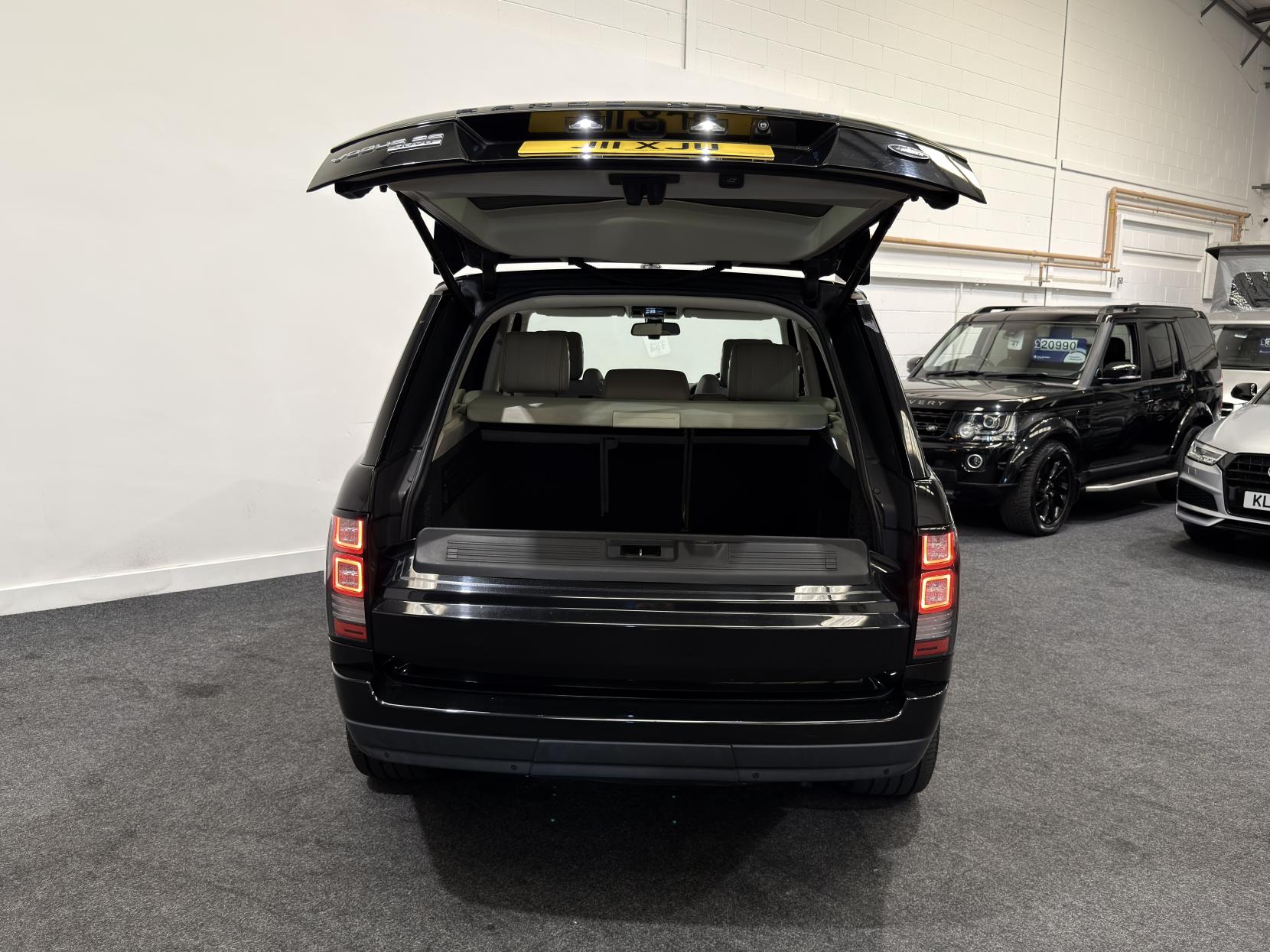 Land Rover Range Rover 4.4 SD V8 Vogue SE SUV 5dr Diesel Auto 4WD Euro 5 (339 ps)