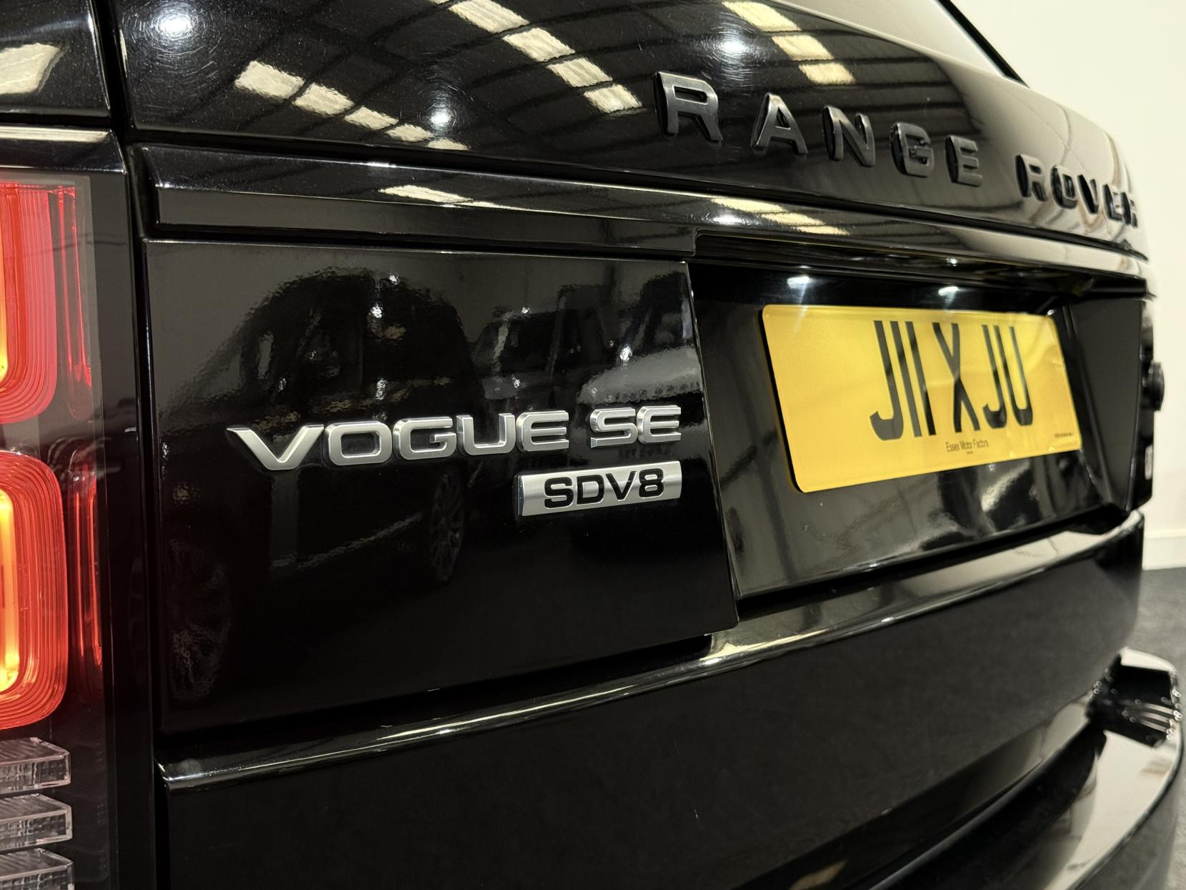 Land Rover Range Rover 4.4 SD V8 Vogue SE SUV 5dr Diesel Auto 4WD Euro 5 (339 ps)