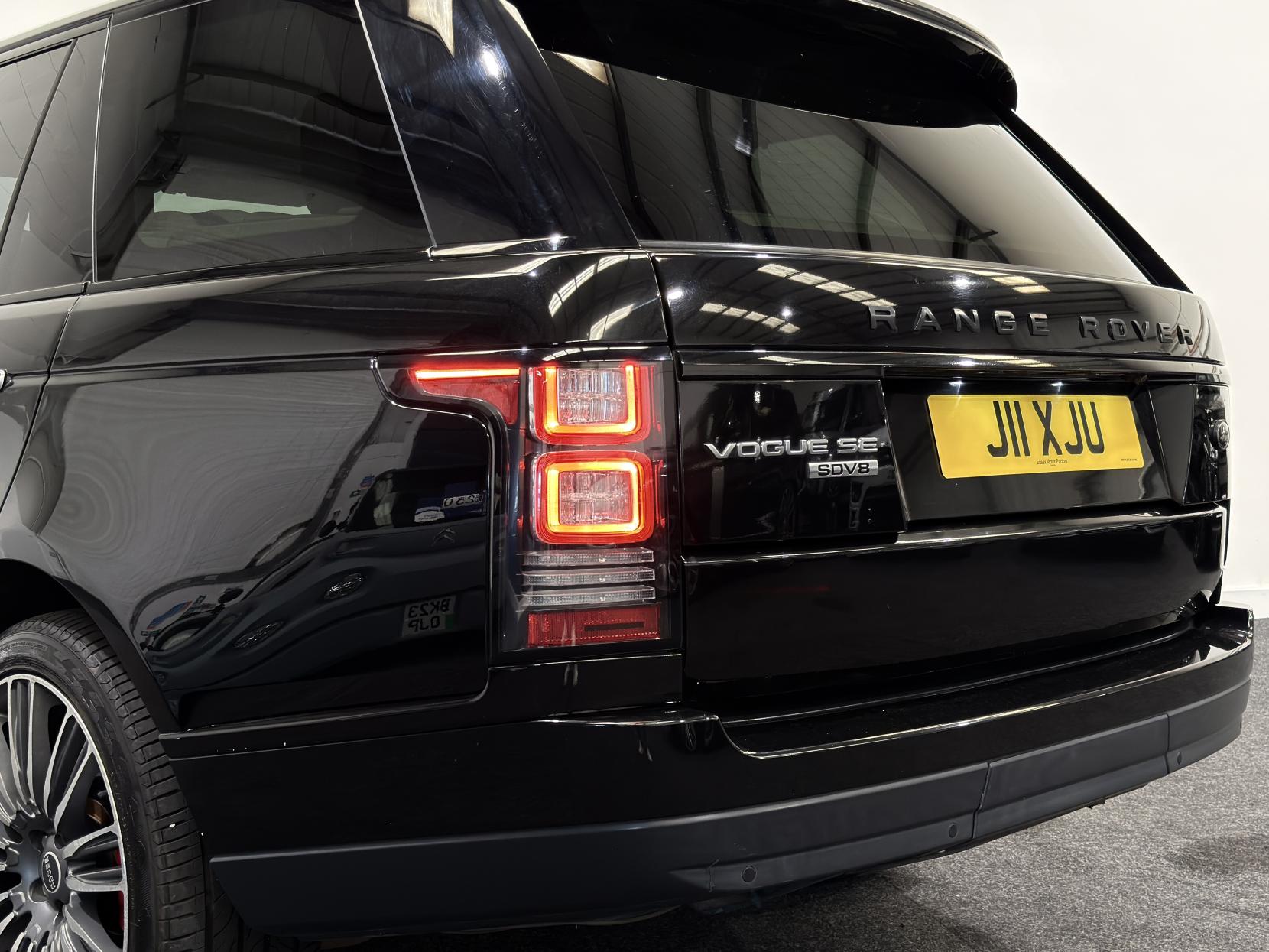 Land Rover Range Rover 4.4 SD V8 Vogue SE SUV 5dr Diesel Auto 4WD Euro 5 (339 ps)