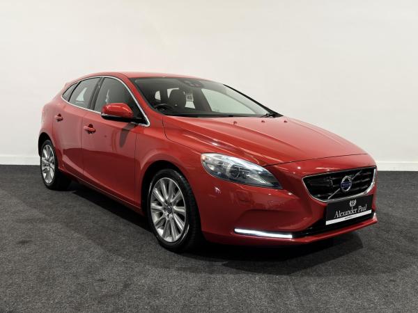 Volvo V40 2.0 D3 SE Lux Nav Hatchback 5dr Diesel Geartronic Euro 5 (s/s) (150 ps)