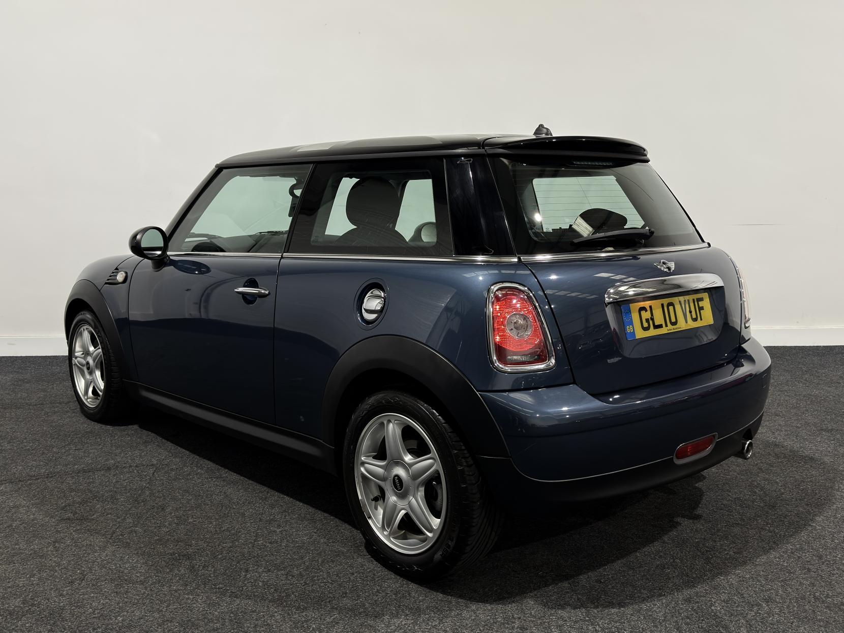 MINI Hatch 1.6 Cooper Hatchback 3dr Petrol Manual Euro 5 (122 ps)