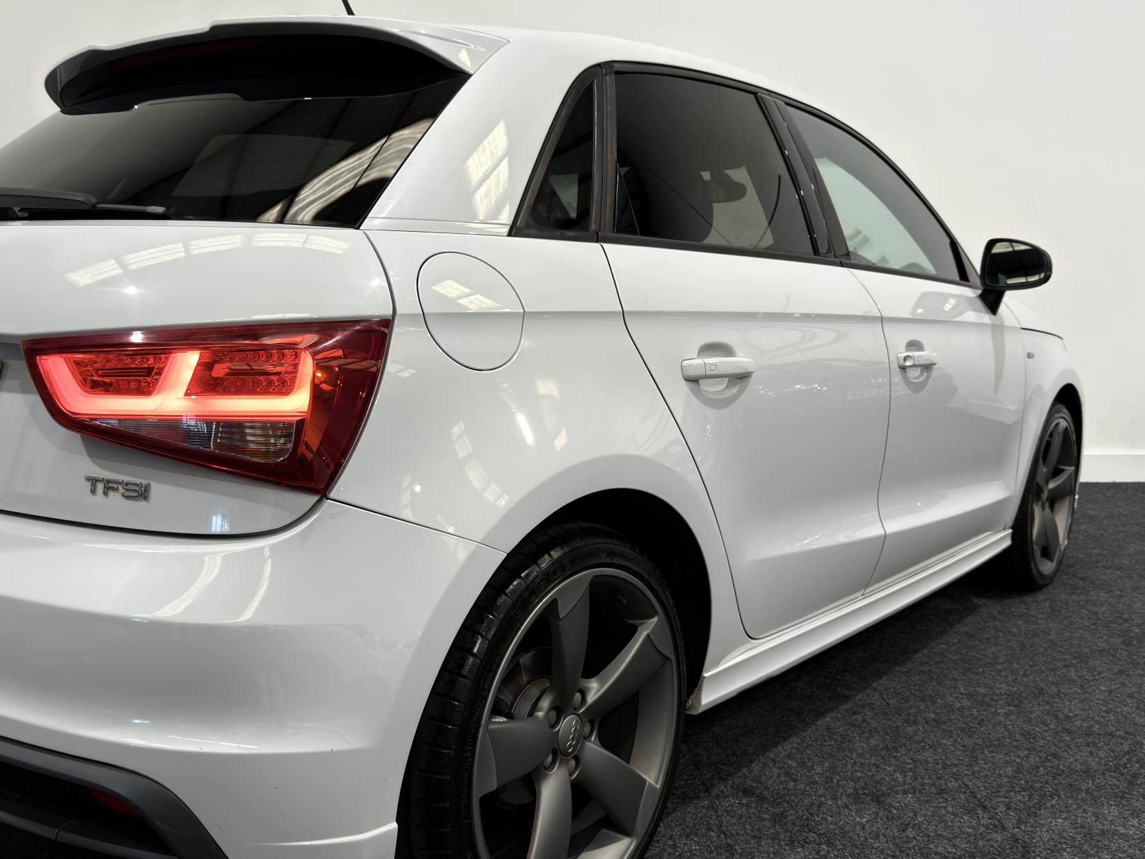 Audi A1 1.4 TFSI CoD Black Edition Sportback 5dr Petrol Manual Euro 5 (s/s) (140 ps)