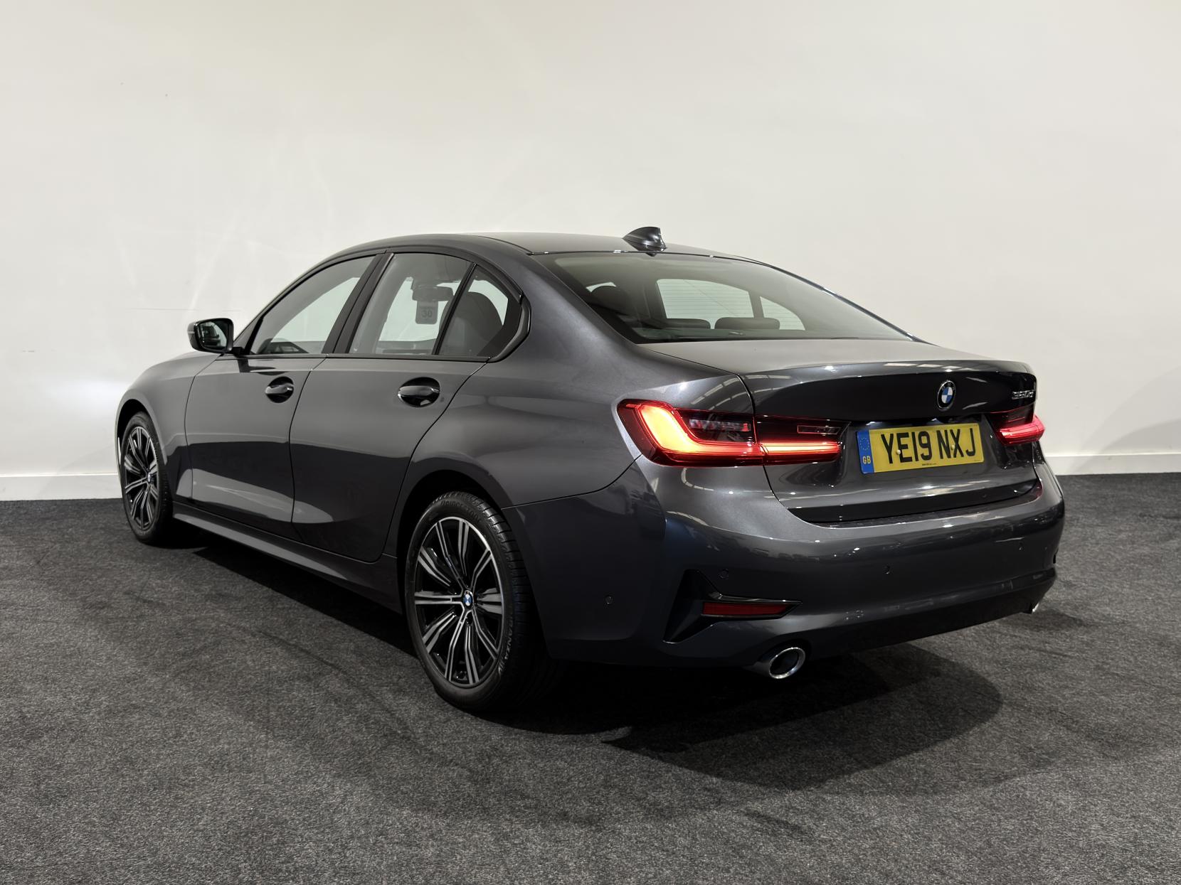 BMW 3 Series 2.0 320d SE Saloon 4dr Diesel Auto Euro 6 (s/s) (190 ps)