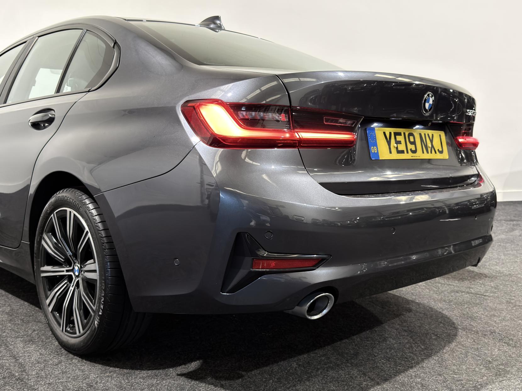 BMW 3 Series 2.0 320d SE Saloon 4dr Diesel Auto Euro 6 (s/s) (190 ps)