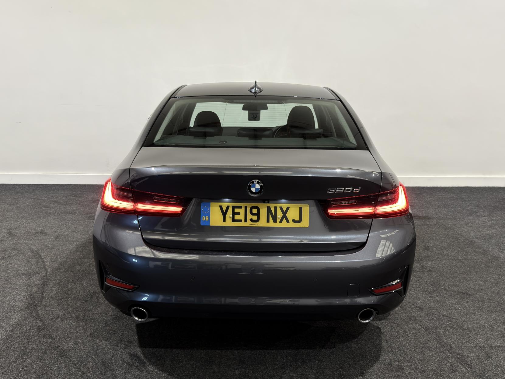 BMW 3 Series 2.0 320d SE Saloon 4dr Diesel Auto Euro 6 (s/s) (190 ps)