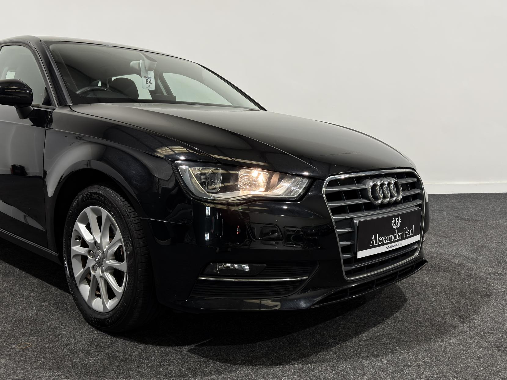 Audi A3 1.6 TDI SE Sportback 5dr Diesel Manual Euro 5 (s/s) (105 ps)