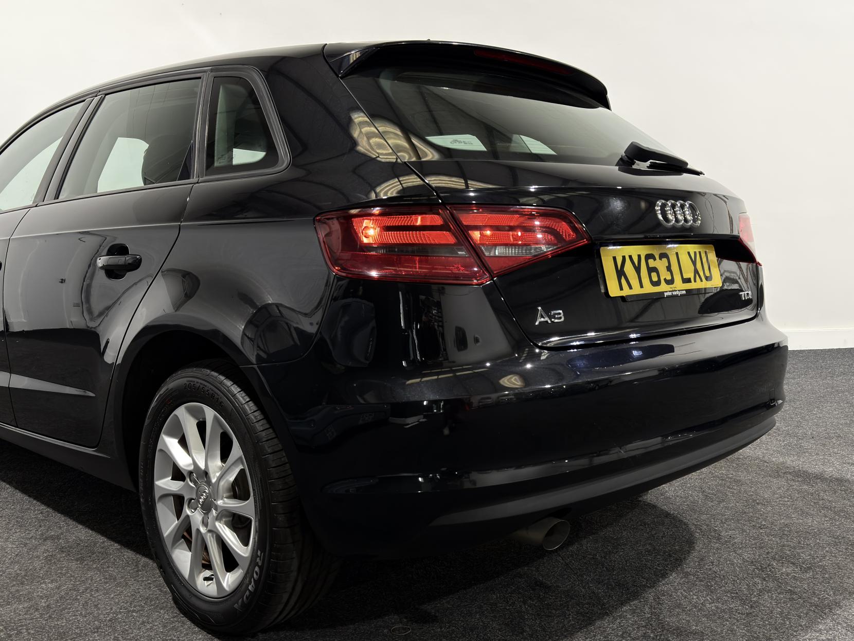 Audi A3 1.6 TDI SE Sportback 5dr Diesel Manual Euro 5 (s/s) (105 ps)