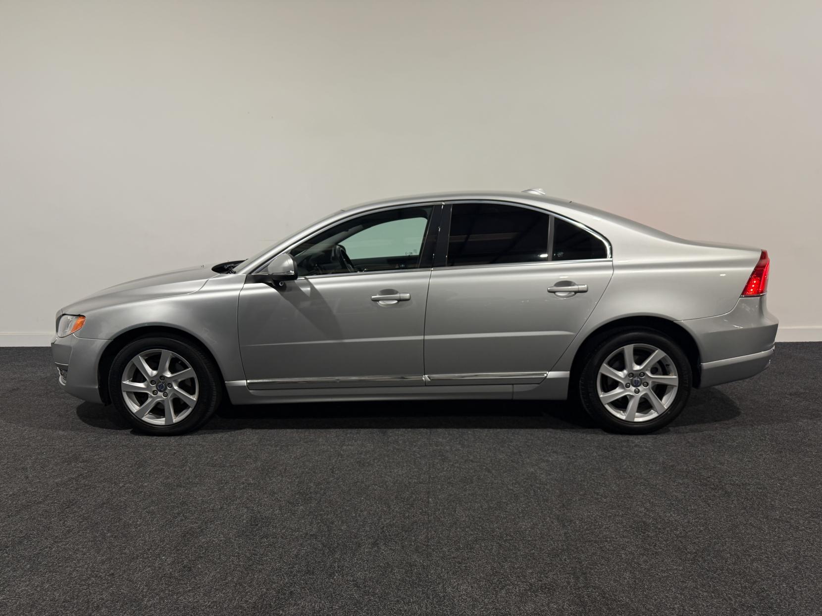 Volvo S80 2.4 D5 SE Lux Saloon 4dr Diesel Geartronic Euro 5 (215 ps)