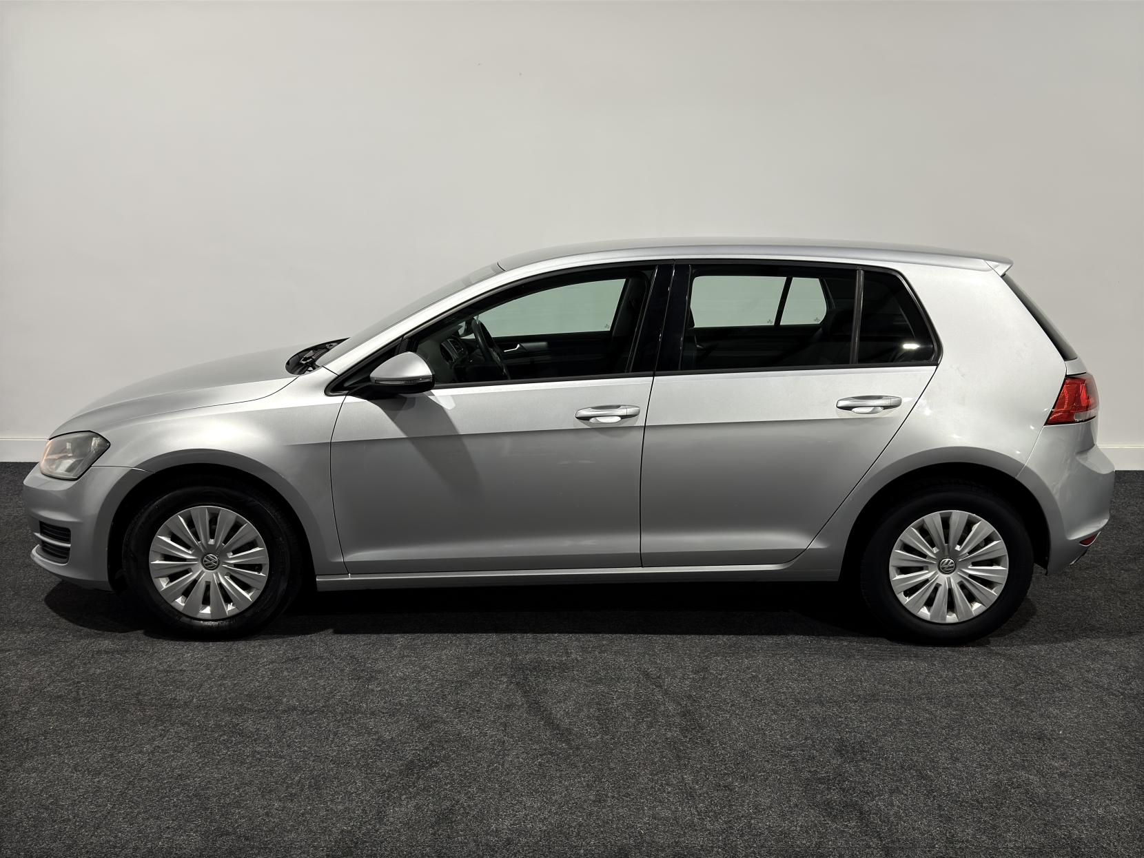 Volkswagen Golf 1.6 TDI BlueMotion Tech S Hatchback 5dr Diesel Manual Euro 5 (s/s) (105 ps)