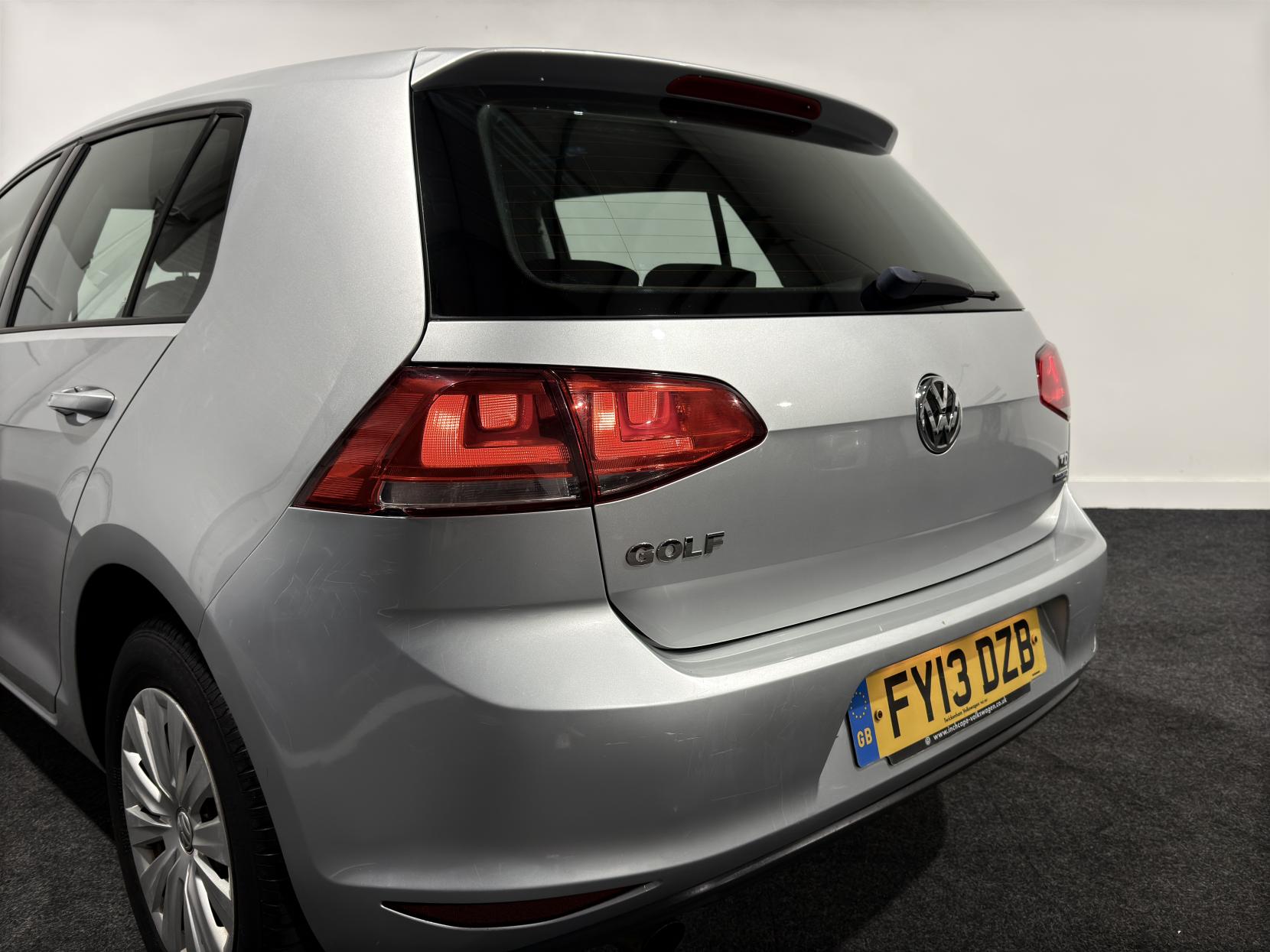 Volkswagen Golf 1.6 TDI BlueMotion Tech S Hatchback 5dr Diesel Manual Euro 5 (s/s) (105 ps)