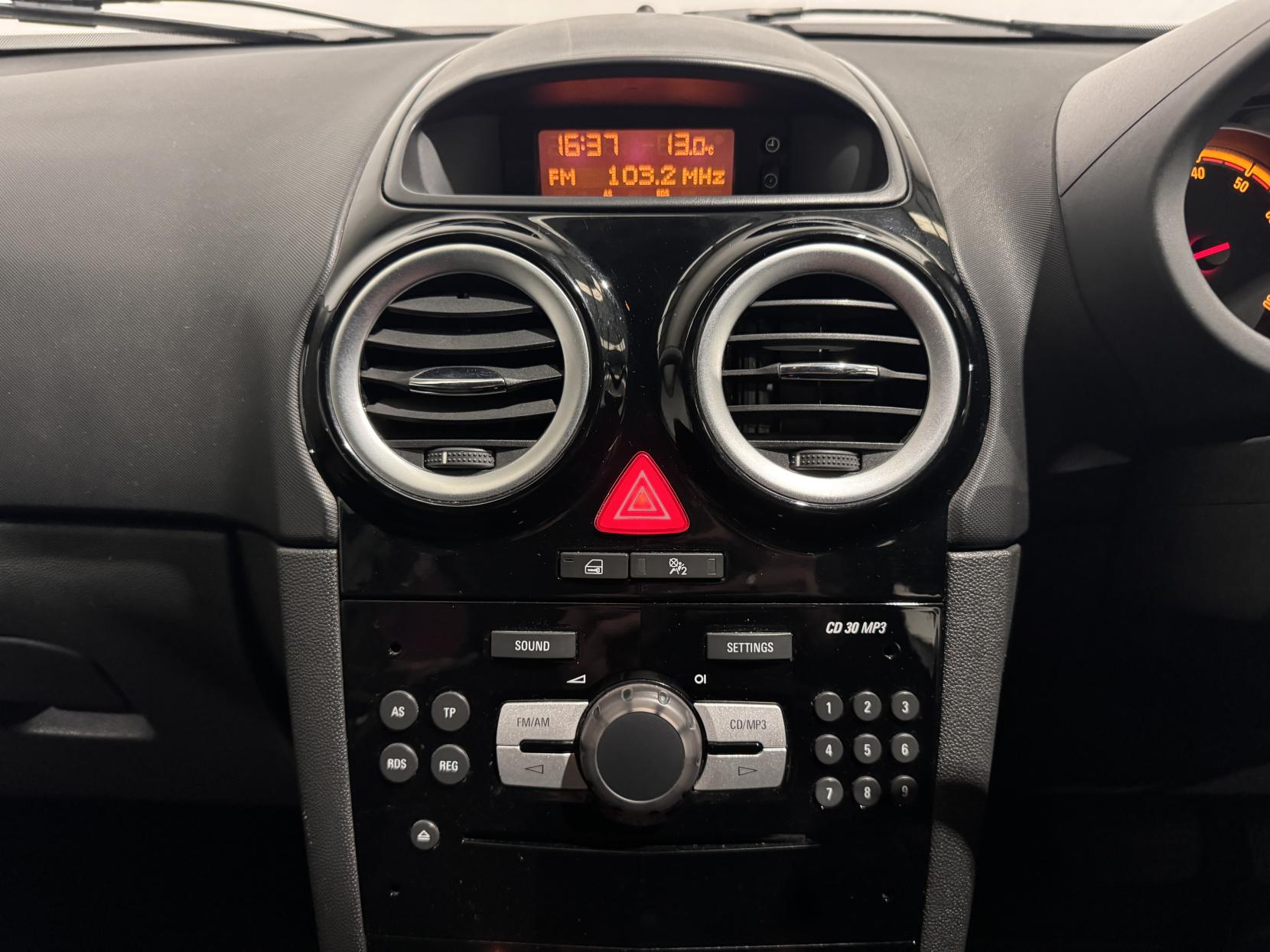 Vauxhall Corsa 1.4i 16v Design Hatchback 5dr Petrol Automatic (a/c) (166 g/km, 89 bhp)