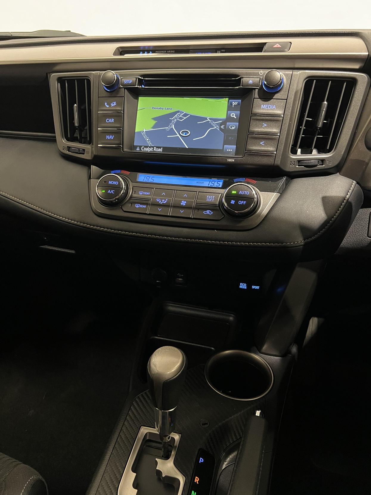 Toyota RAV4 2.0 V-Matic Icon SUV 5dr Petrol Multidrive S 4WD Euro 5 (151 ps)