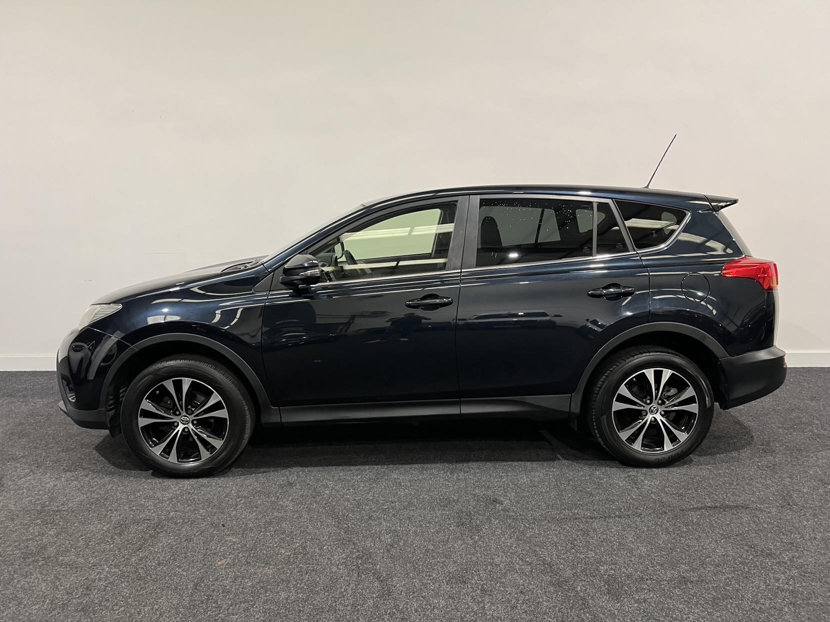 Toyota RAV4 2.0 V-Matic Icon SUV 5dr Petrol Multidrive S 4WD Euro 5 (151 ps)