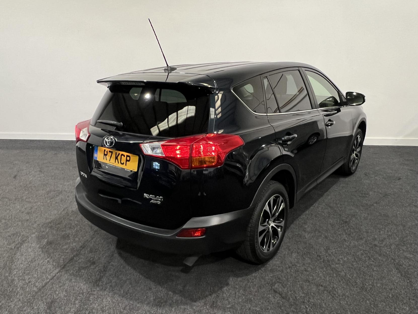 Toyota RAV4 2.0 V-Matic Icon SUV 5dr Petrol Multidrive S 4WD Euro 5 (151 ps)