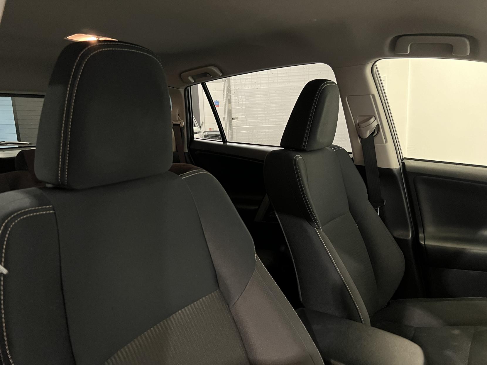 Toyota RAV4 2.0 V-Matic Icon SUV 5dr Petrol Multidrive S 4WD Euro 5 (151 ps)