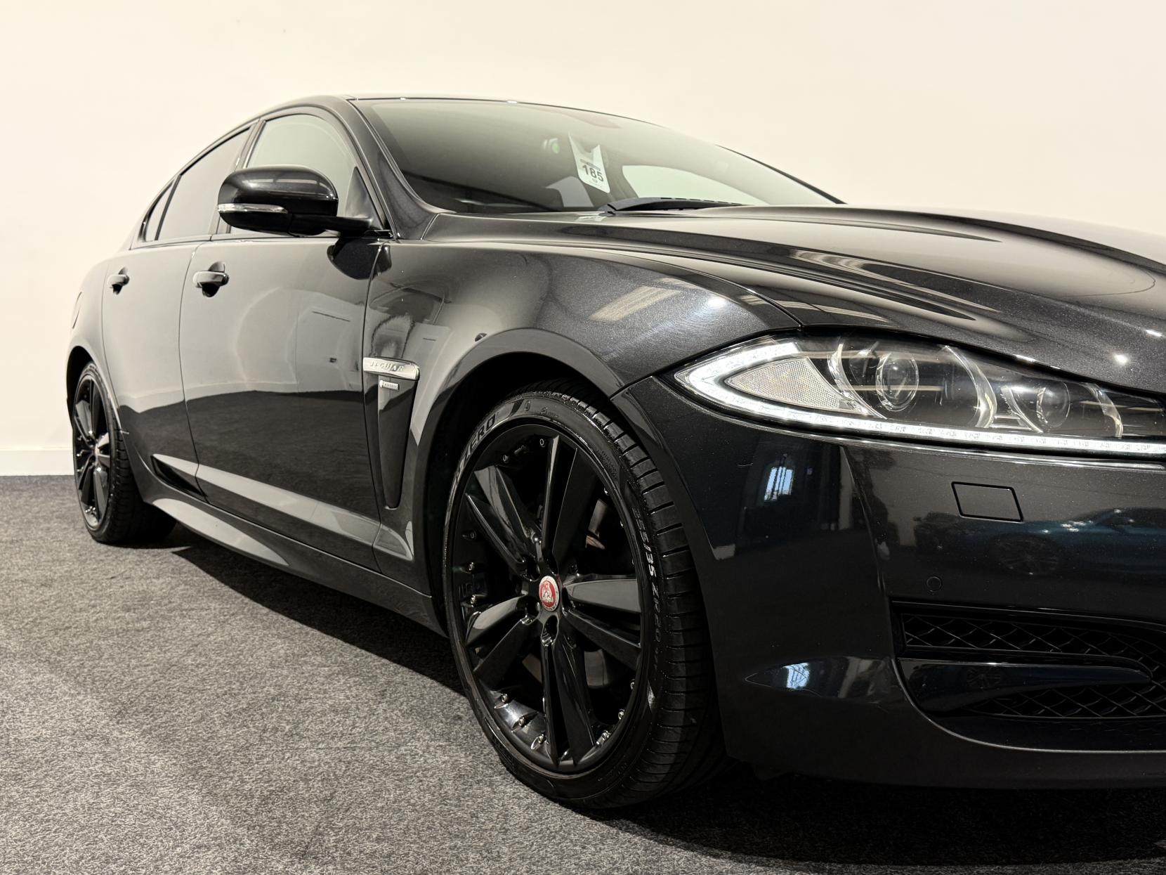 Jaguar XF 3.0d V6 R-Sport Black Saloon 4dr Diesel Auto Euro 5 (s/s) (240 ps)