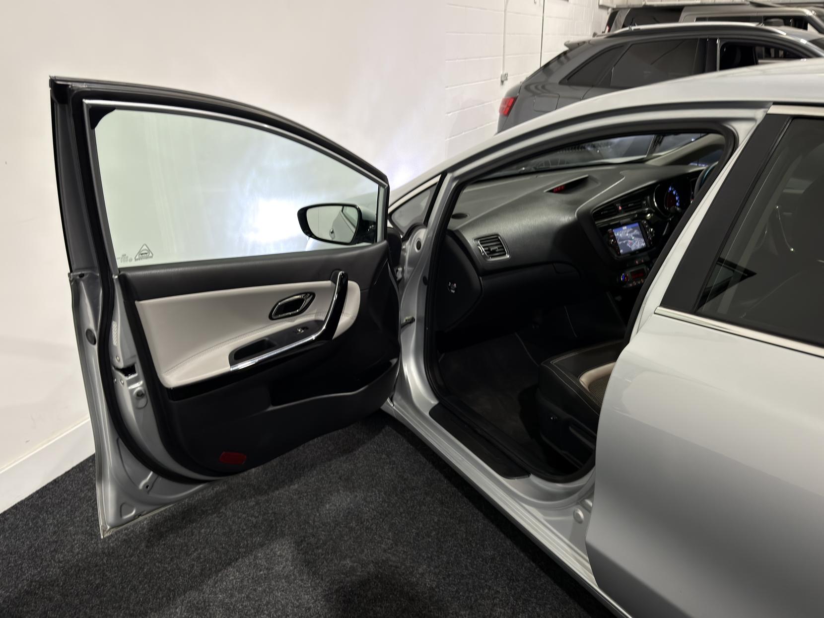 Kia Ceed 1.6 CRDi 3 Hatchback 5dr Diesel Manual Euro 6 (s/s) (134 bhp)