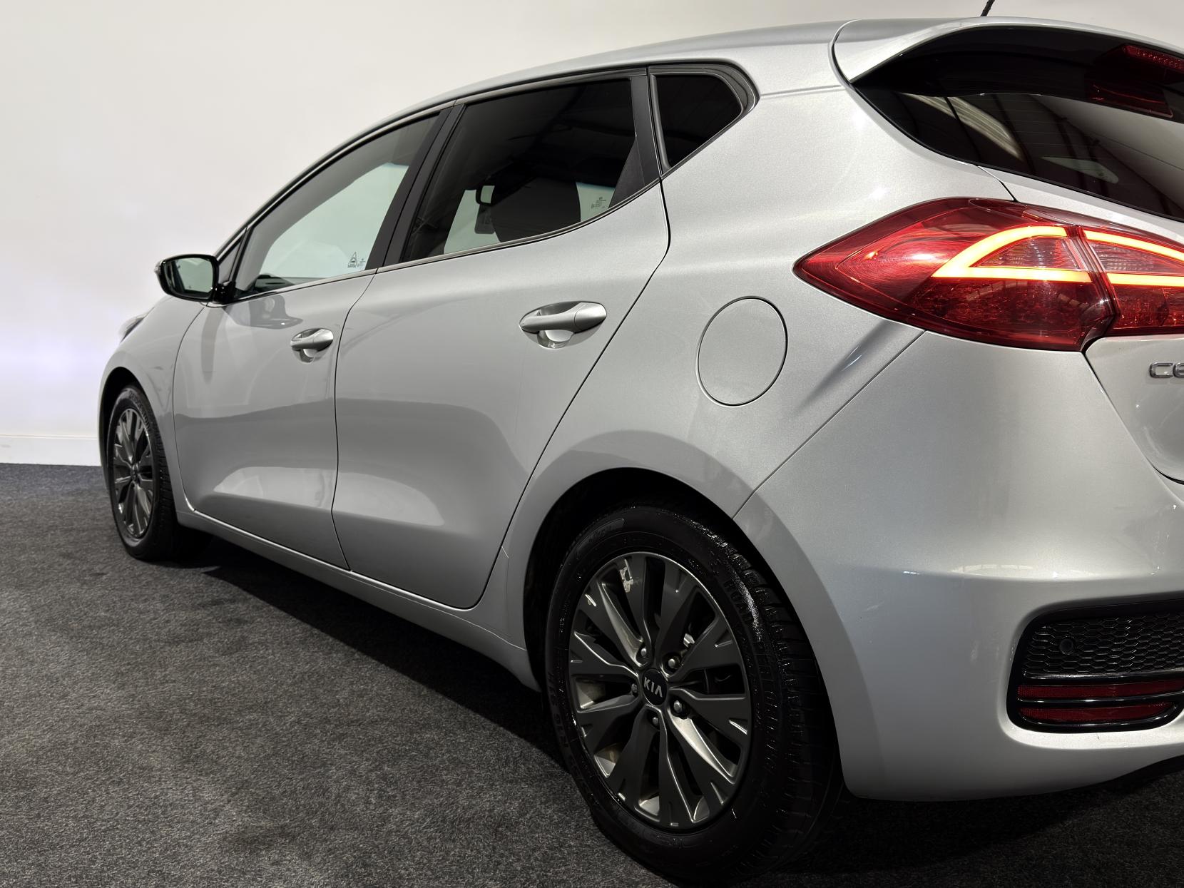 Kia Ceed 1.6 CRDi 3 Hatchback 5dr Diesel Manual Euro 6 (s/s) (134 bhp)