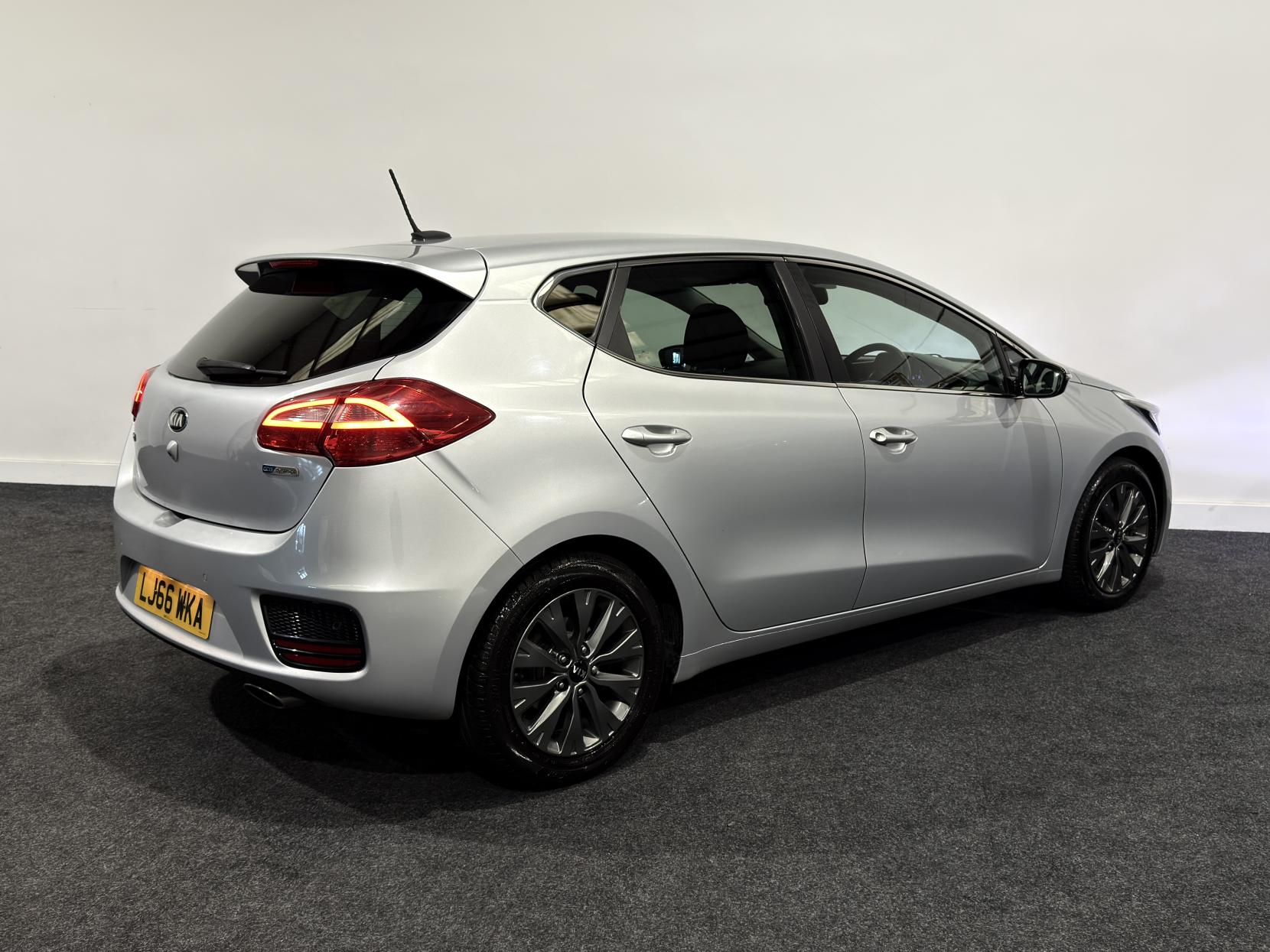 Kia Ceed 1.6 CRDi 3 Hatchback 5dr Diesel Manual Euro 6 (s/s) (134 bhp)