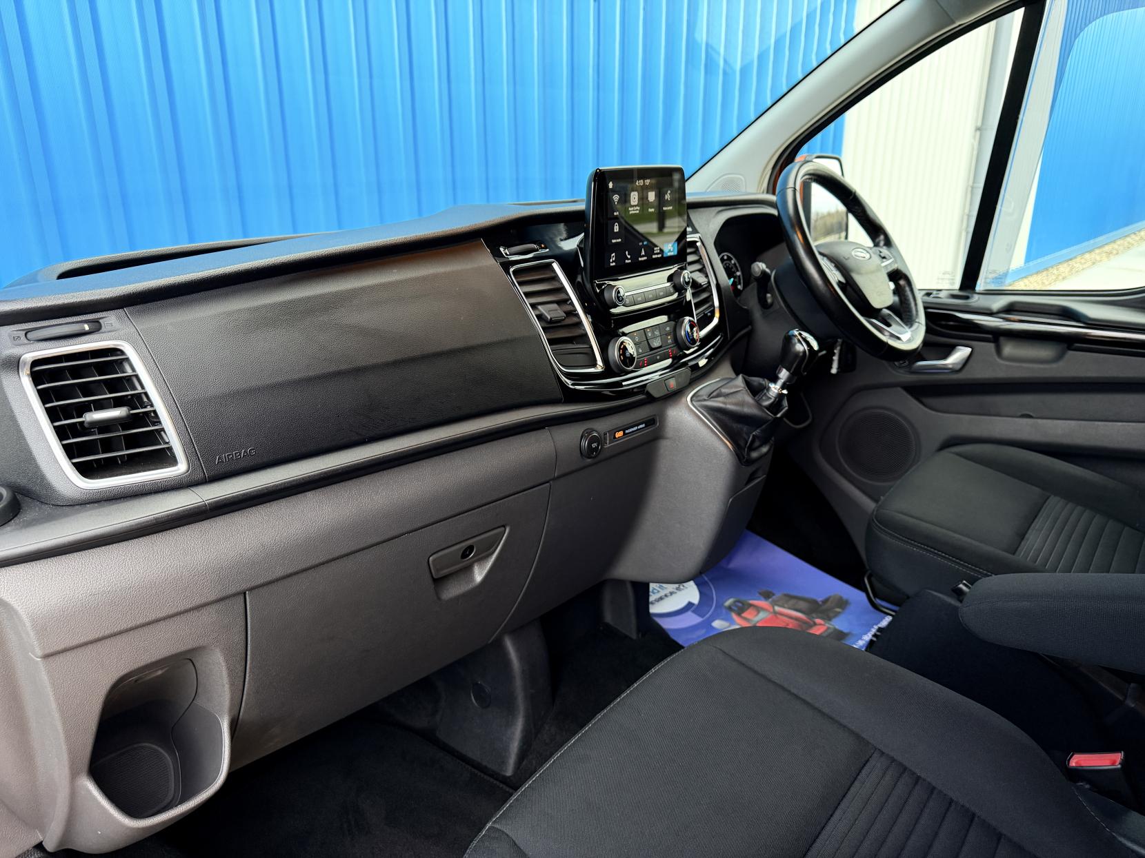 Ford Transit Custom 2.0 300 EcoBlue Limited Crew Van Double Cab 5dr Diesel Manual L2 H1 Euro 6 (5 Seat) (170 ps)