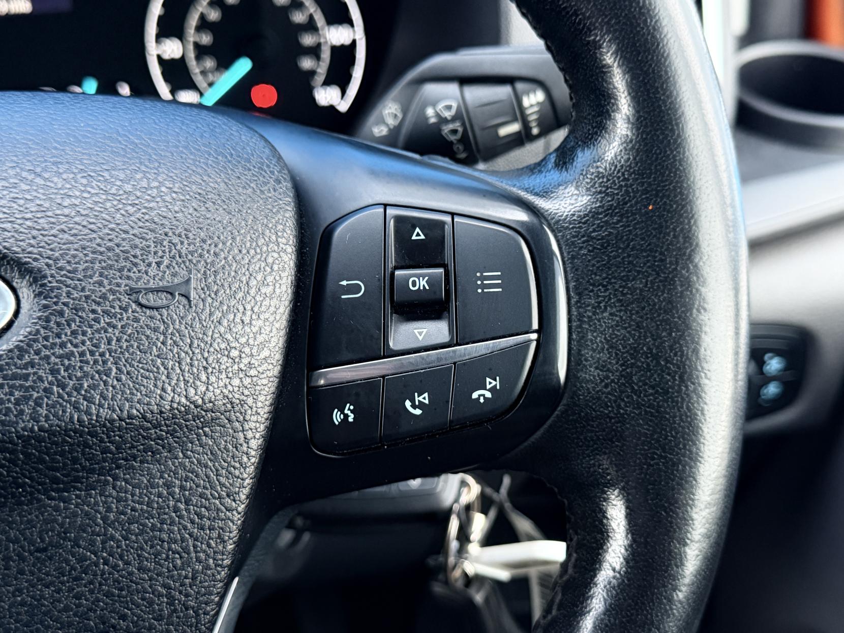 Ford Transit Custom 2.0 300 EcoBlue Limited Crew Van Double Cab 5dr Diesel Manual L2 H1 Euro 6 (5 Seat) (170 ps)