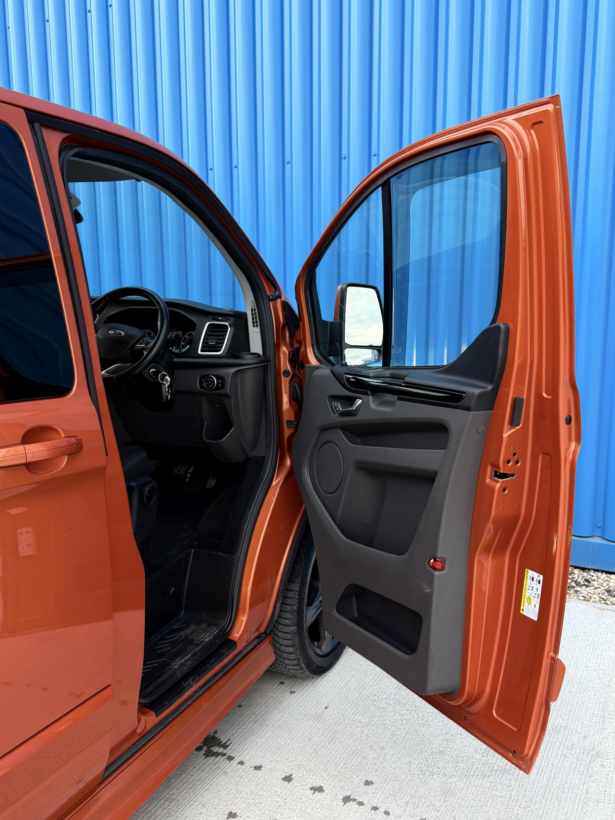 Ford Transit Custom 2.0 300 EcoBlue Limited Crew Van Double Cab 5dr Diesel Manual L2 H1 Euro 6 (5 Seat) (170 ps)