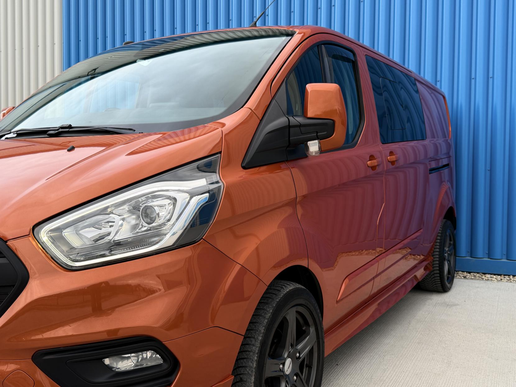 Ford Transit Custom 2.0 300 EcoBlue Limited Crew Van Double Cab 5dr Diesel Manual L2 H1 Euro 6 (5 Seat) (170 ps)