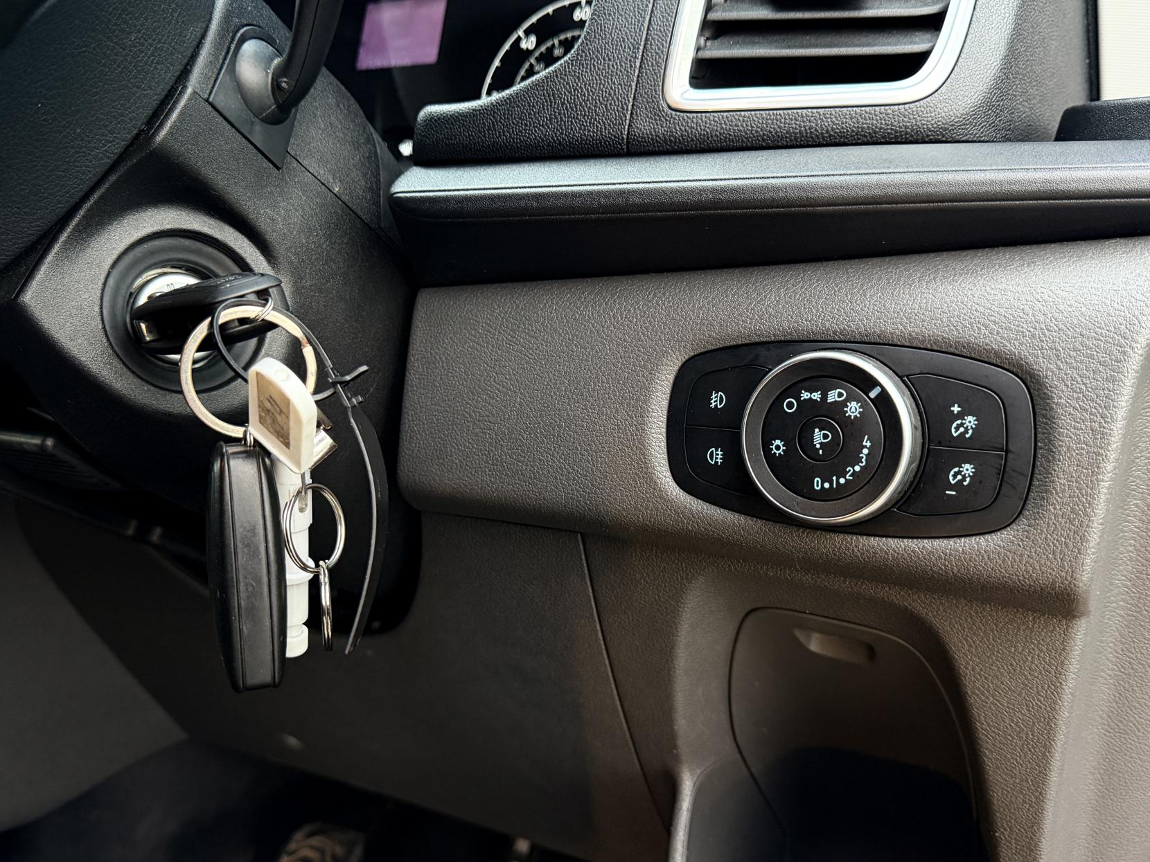 Ford Transit Custom 2.0 300 EcoBlue Limited Crew Van Double Cab 5dr Diesel Manual L2 H1 Euro 6 (5 Seat) (170 ps)