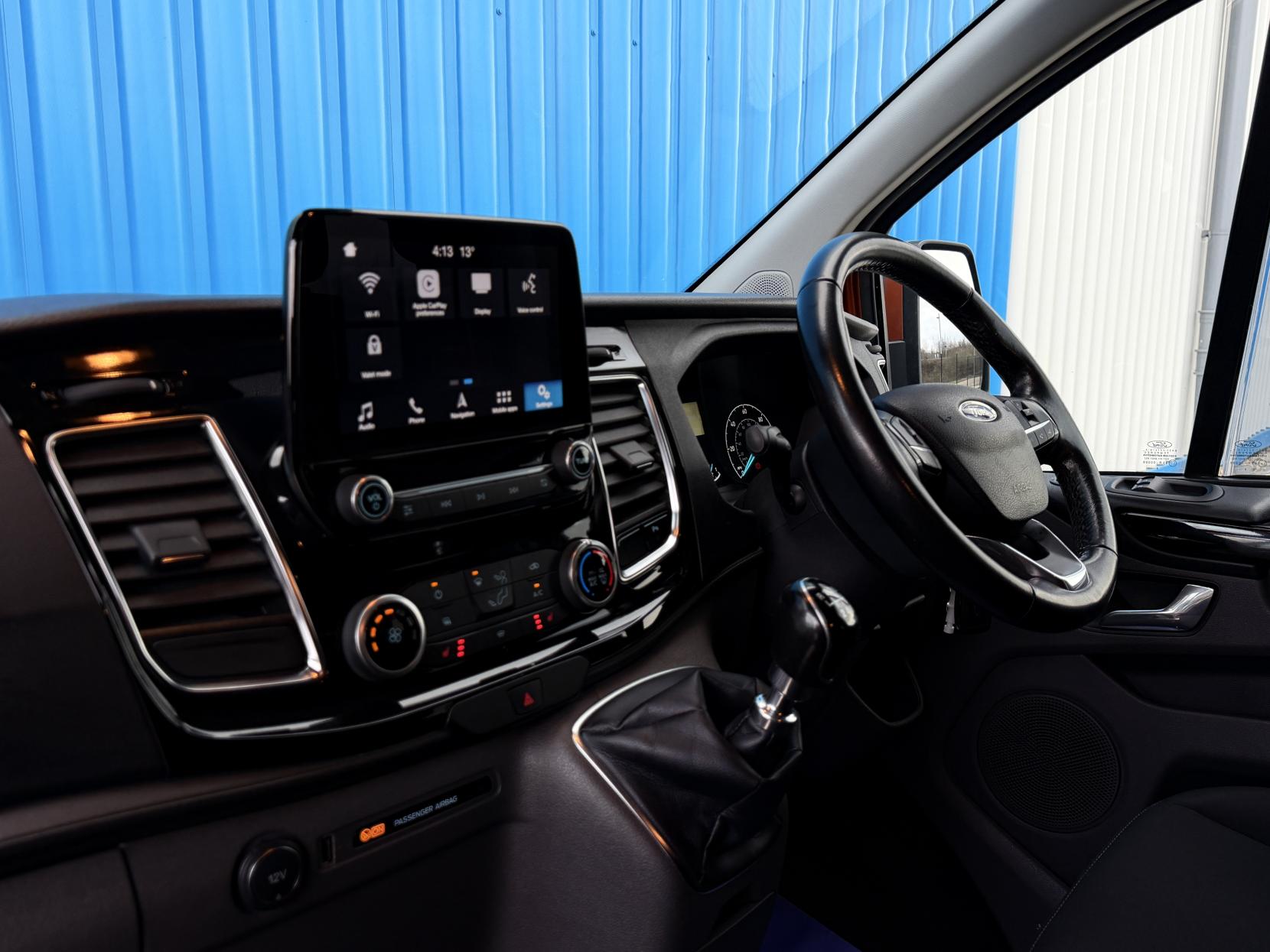 Ford Transit Custom 2.0 300 EcoBlue Limited Crew Van Double Cab 5dr Diesel Manual L2 H1 Euro 6 (5 Seat) (170 ps)