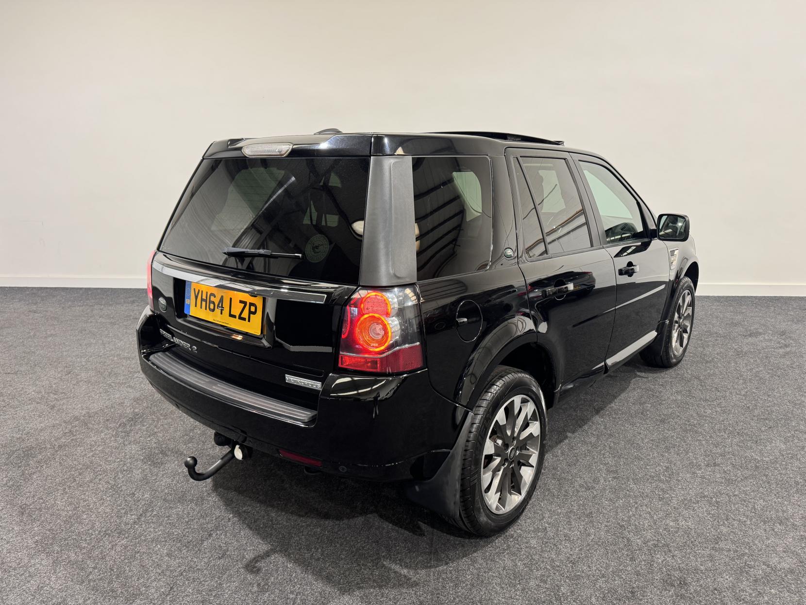 Land Rover Freelander 2 2.2 SD4 Metropolis SUV 5dr Diesel CommandShift 4WD Euro 5 (190 ps)