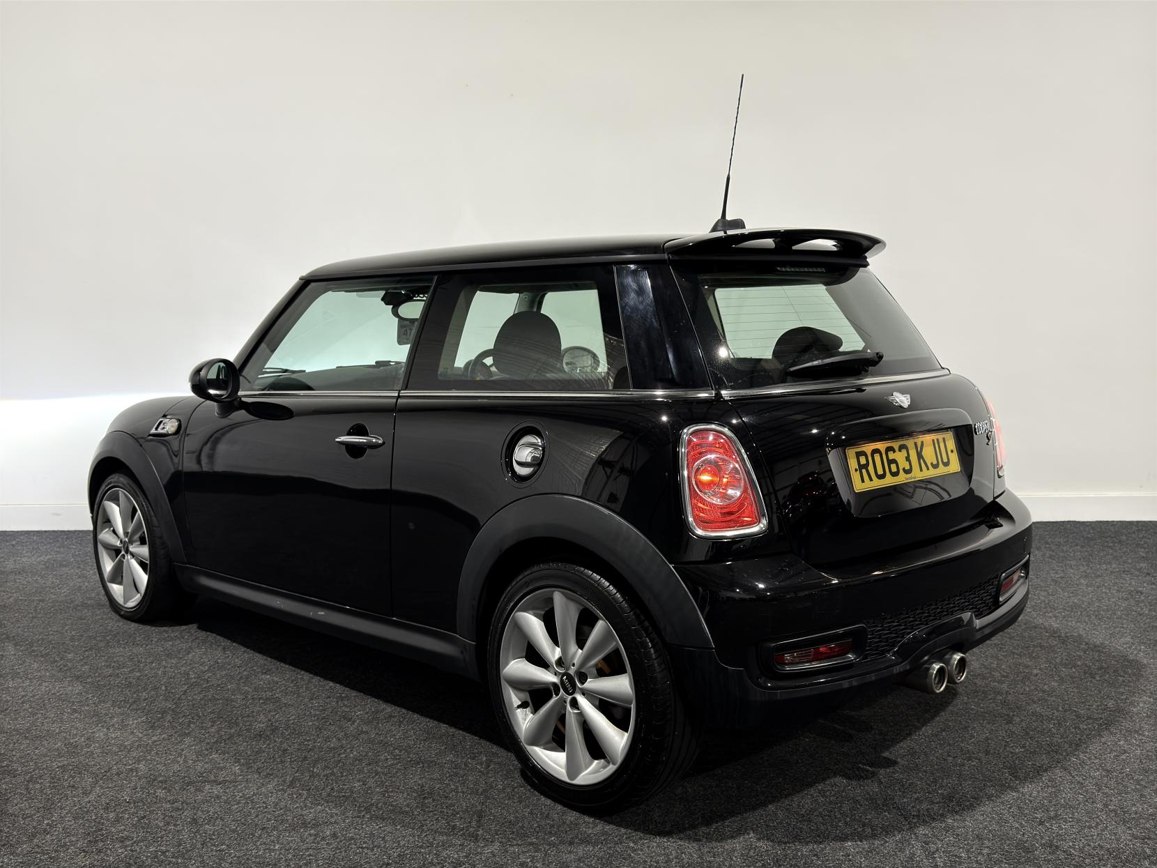 MINI Hatch 2.0 Cooper SD Hatchback 3dr Diesel Manual Euro 5 (s/s) (143 ps)