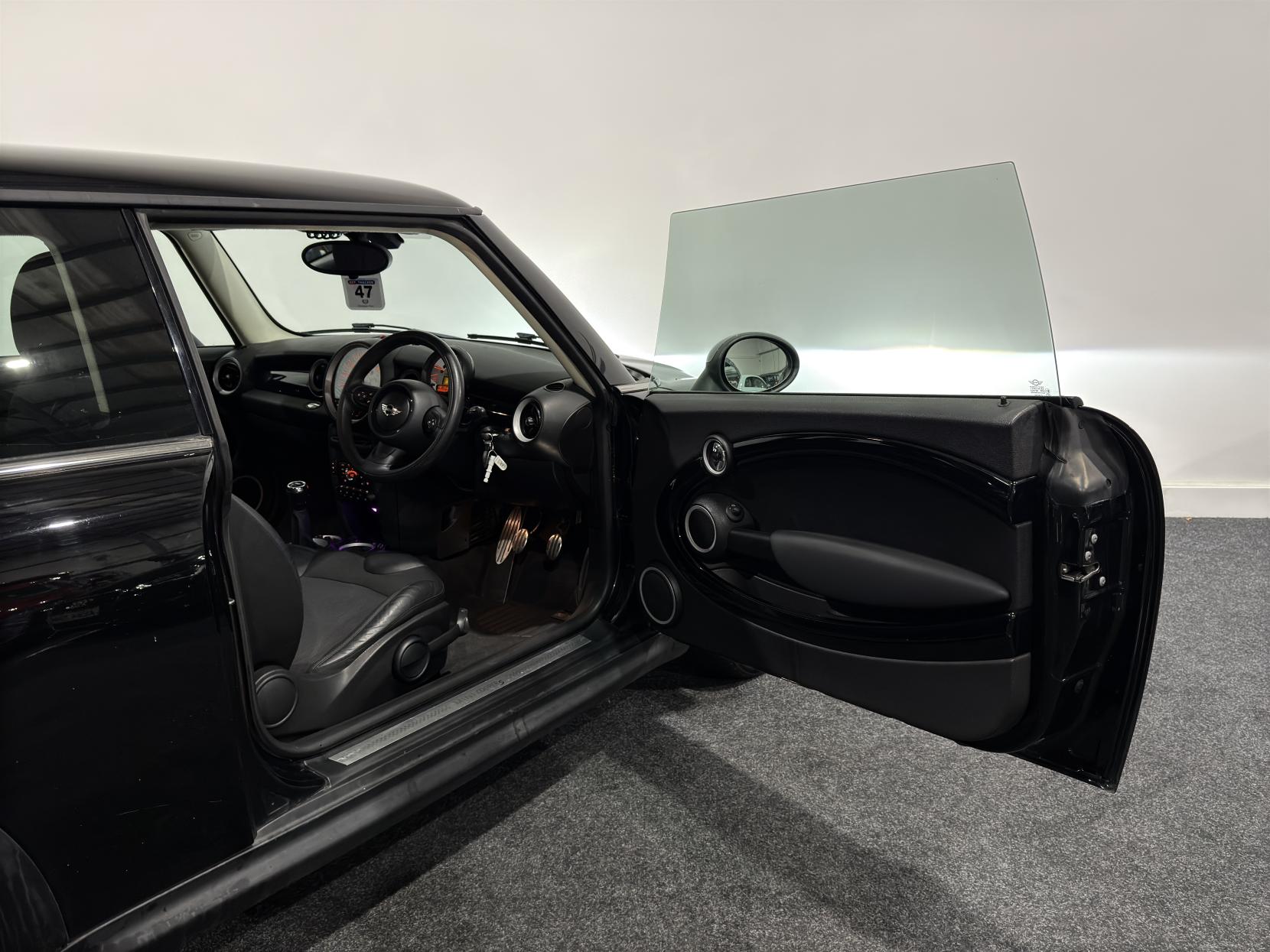 MINI Hatch 2.0 Cooper SD Hatchback 3dr Diesel Manual Euro 5 (s/s) (143 ps)