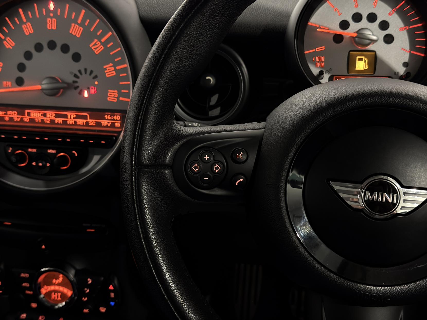 MINI Hatch 2.0 Cooper SD Hatchback 3dr Diesel Manual Euro 5 (s/s) (143 ps)