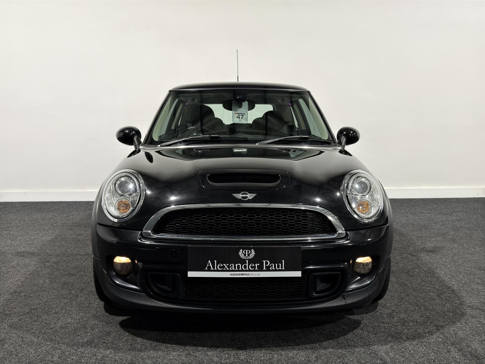 MINI Hatch 2.0 Cooper SD Hatchback 3dr Diesel Manual Euro 5 (s/s) (143 ps)