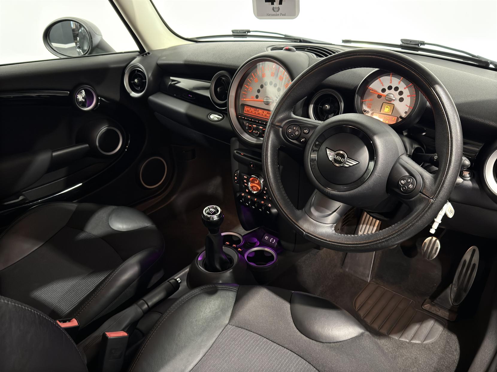 MINI Hatch 2.0 Cooper SD Hatchback 3dr Diesel Manual Euro 5 (s/s) (143 ps)