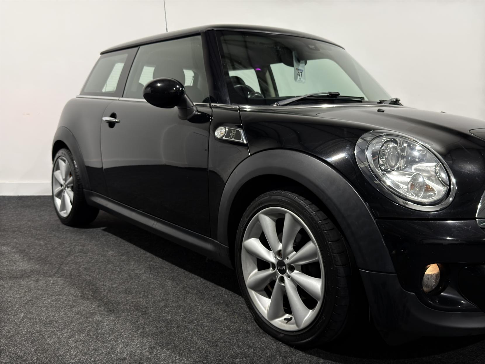 MINI Hatch 2.0 Cooper SD Hatchback 3dr Diesel Manual Euro 5 (s/s) (143 ps)