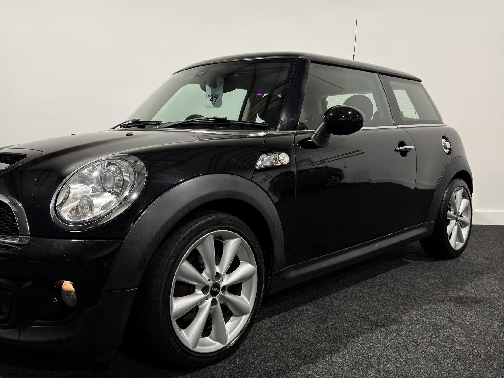 MINI Hatch 2.0 Cooper SD Hatchback 3dr Diesel Manual Euro 5 (s/s) (143 ps)