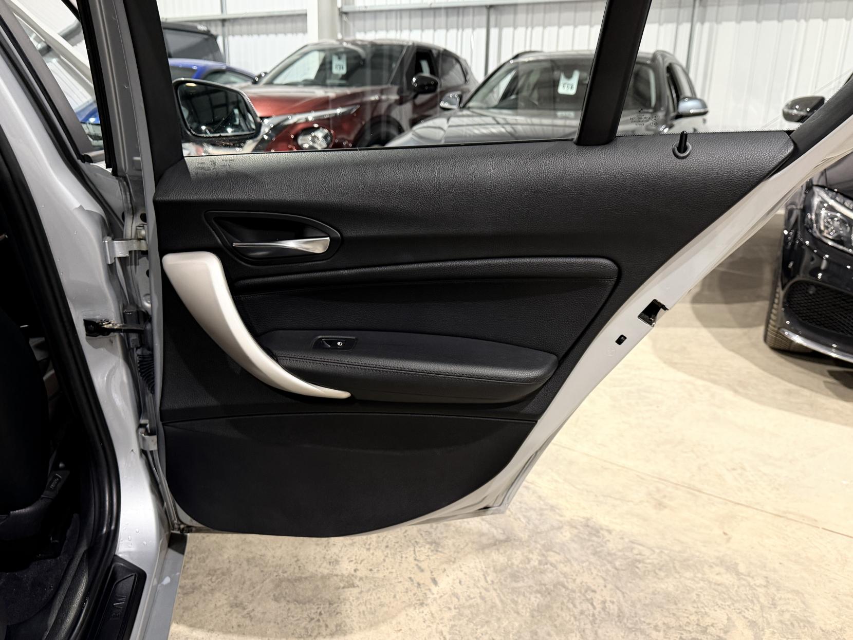 BMW 1 Series 2.0 120d BluePerformance SE Hatchback 5dr Diesel Auto Euro 6 (s/s) (184 ps)