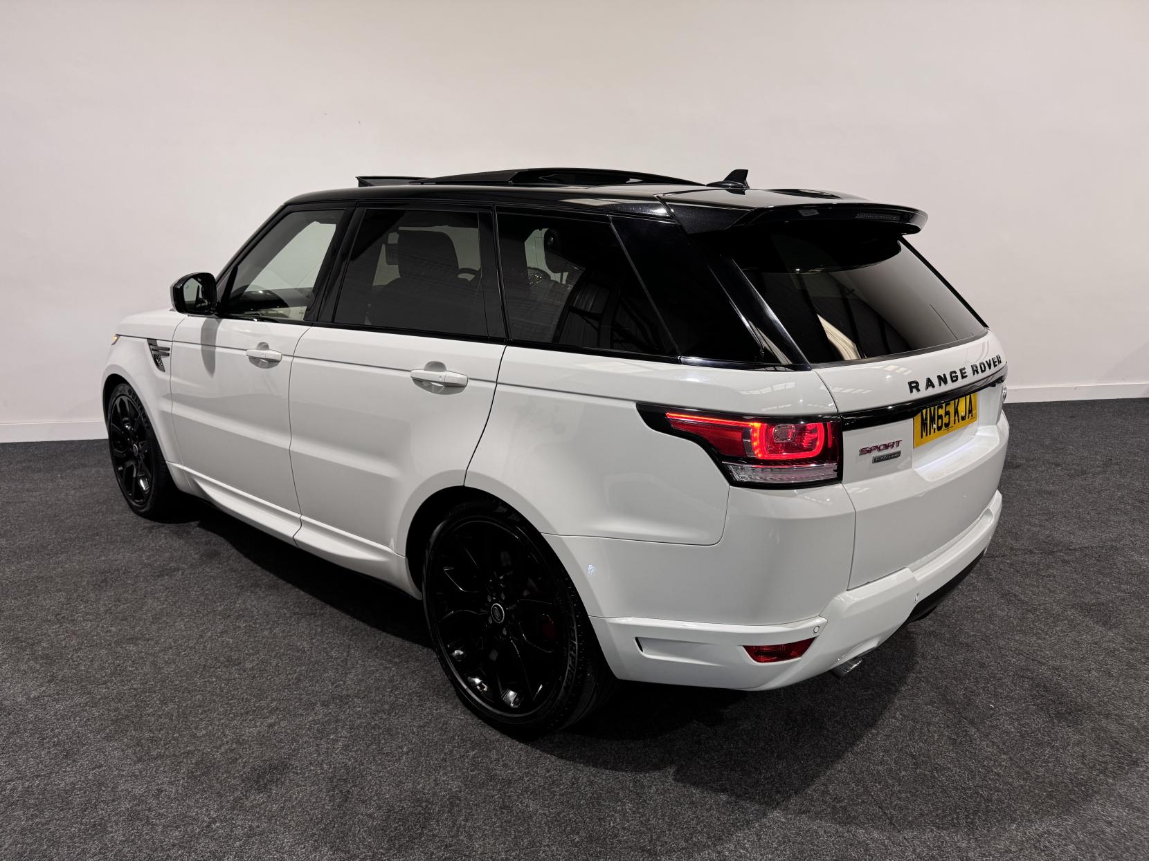 Land Rover Range Rover Sport 3.0 SD V6 Autobiography Dynamic SUV 5dr Diesel Auto 4WD Euro 6 (s/s) (306 ps)