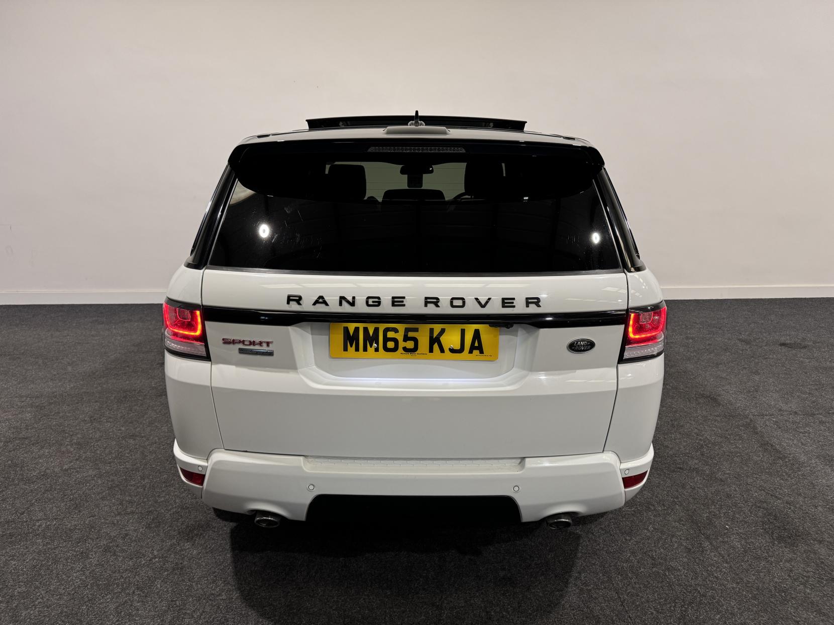 Land Rover Range Rover Sport 3.0 SD V6 Autobiography Dynamic SUV 5dr Diesel Auto 4WD Euro 6 (s/s) (306 ps)