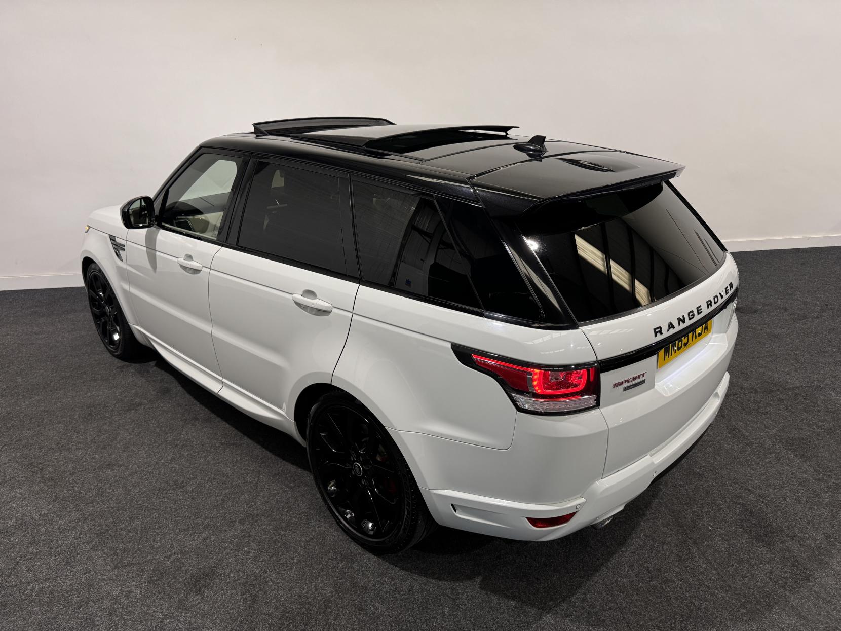 Land Rover Range Rover Sport 3.0 SD V6 Autobiography Dynamic SUV 5dr Diesel Auto 4WD Euro 6 (s/s) (306 ps)