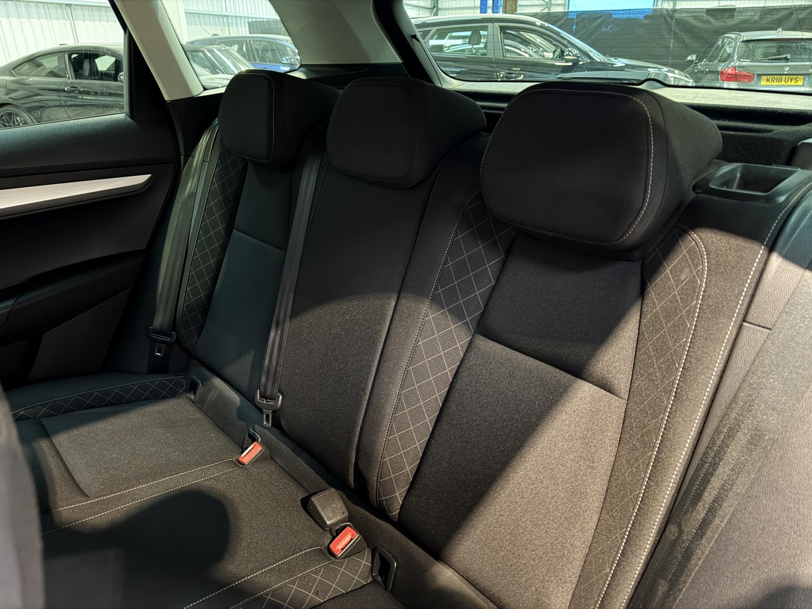 Skoda Karoq 1.0 TSI SE SUV 5dr Petrol DSG Euro 6 (s/s) (115 ps)