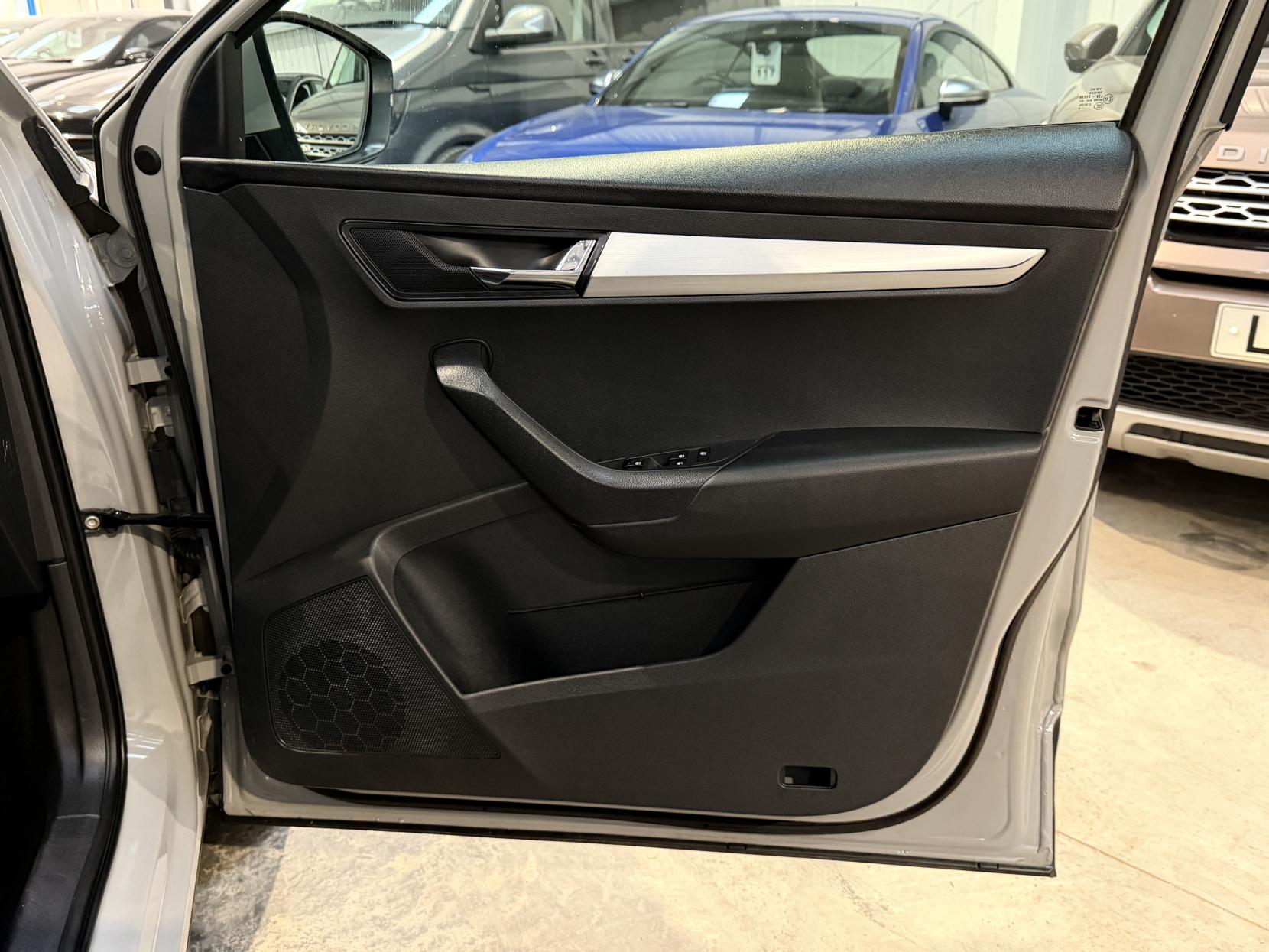 Skoda Karoq 1.0 TSI SE SUV 5dr Petrol DSG Euro 6 (s/s) (115 ps)