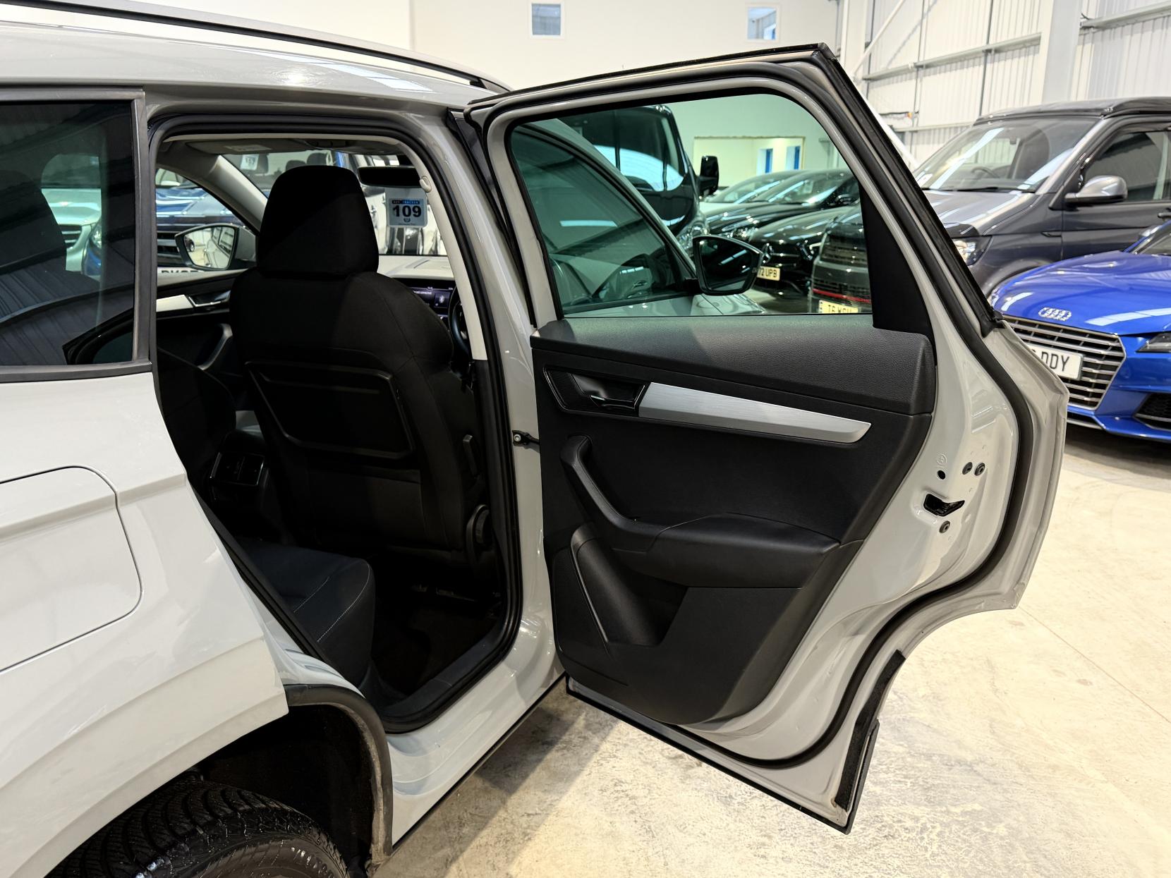 Skoda Karoq 1.0 TSI SE SUV 5dr Petrol DSG Euro 6 (s/s) (115 ps)