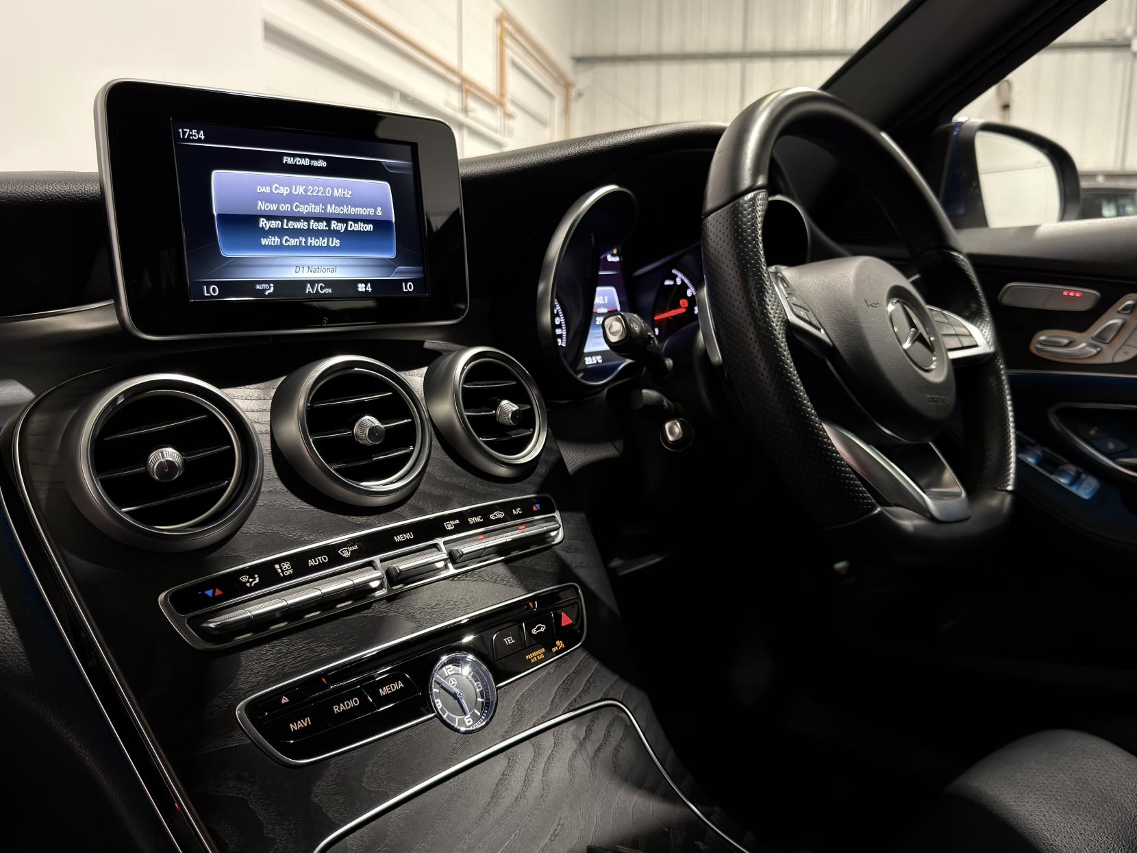 Mercedes-Benz C Class 2.0 C200 AMG Line (Premium) Estate 5dr Petrol G-Tronic+ Euro 6 (s/s) (184 ps)