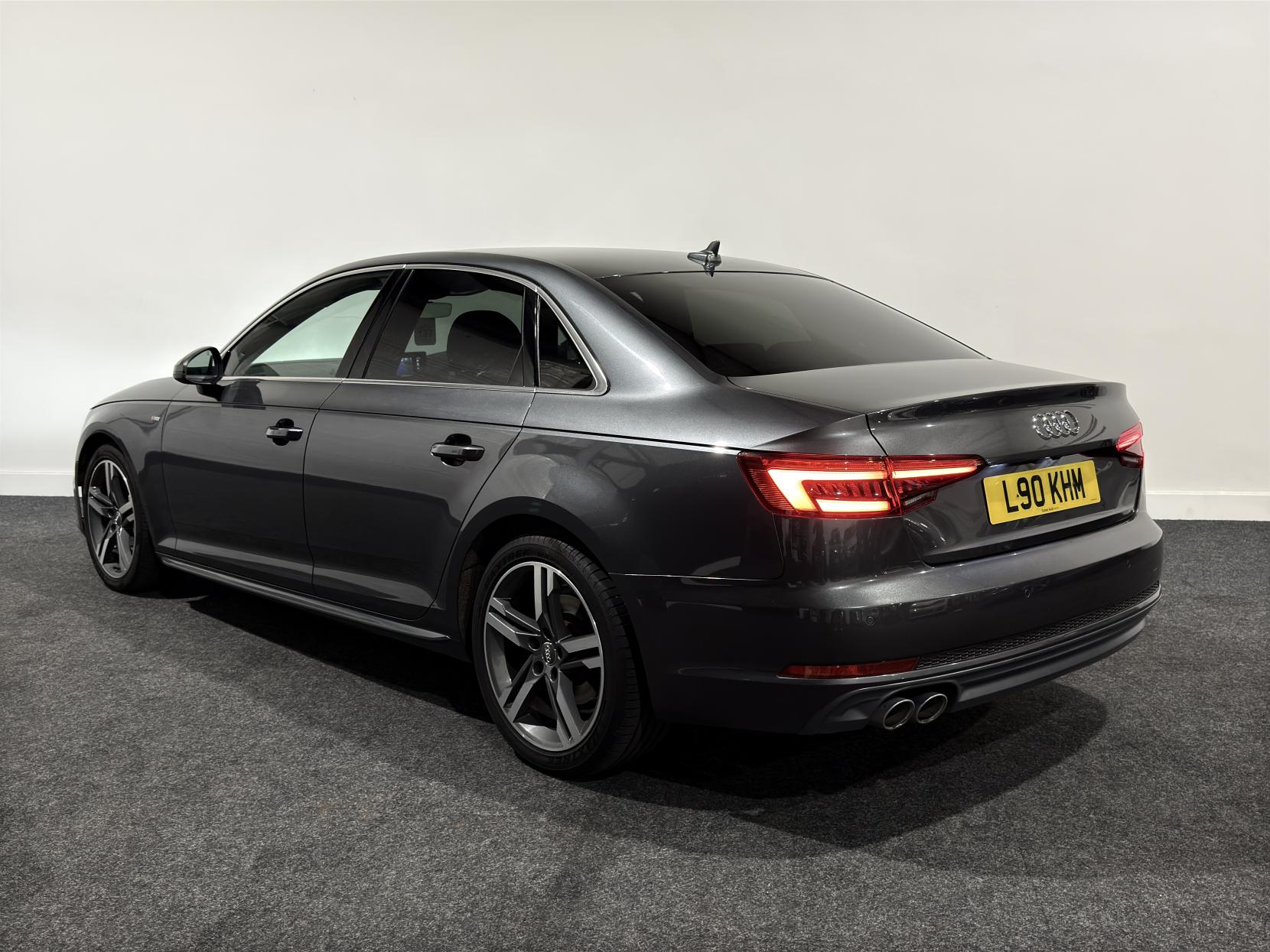 Audi A4 2.0 TDI ultra S line Saloon 4dr Diesel S Tronic Euro 6 (s/s) (190 ps)