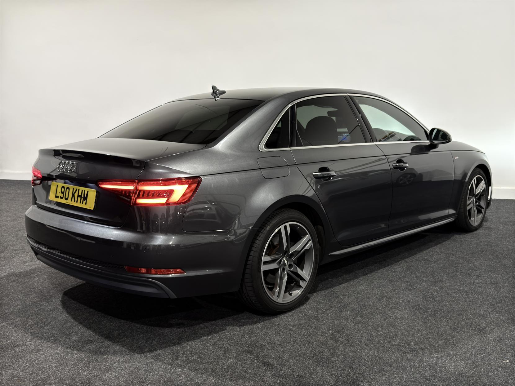 Audi A4 2.0 TDI ultra S line Saloon 4dr Diesel S Tronic Euro 6 (s/s) (190 ps)